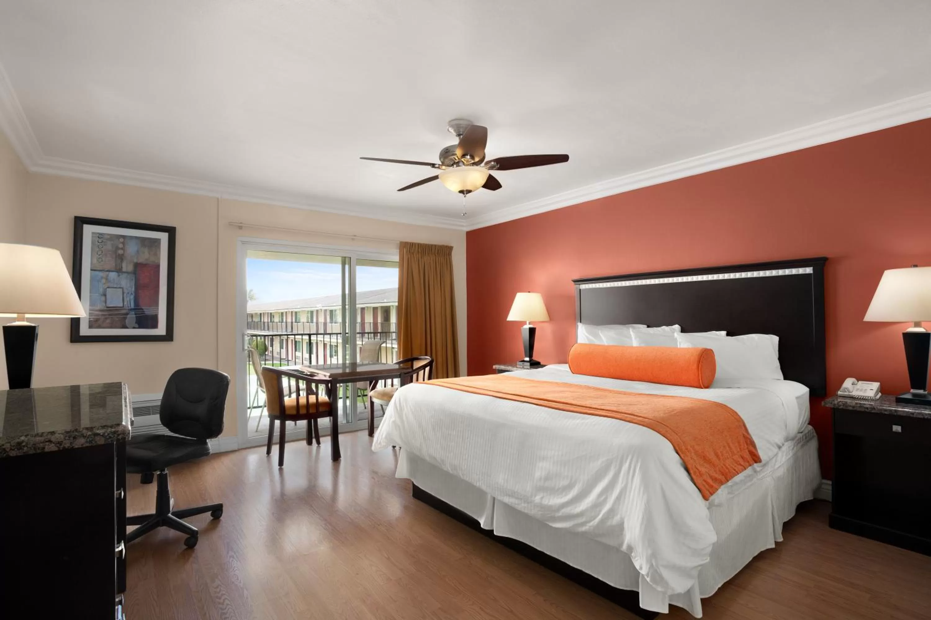 Bedroom, Bed in Travelodge by Wyndham Santa Maria