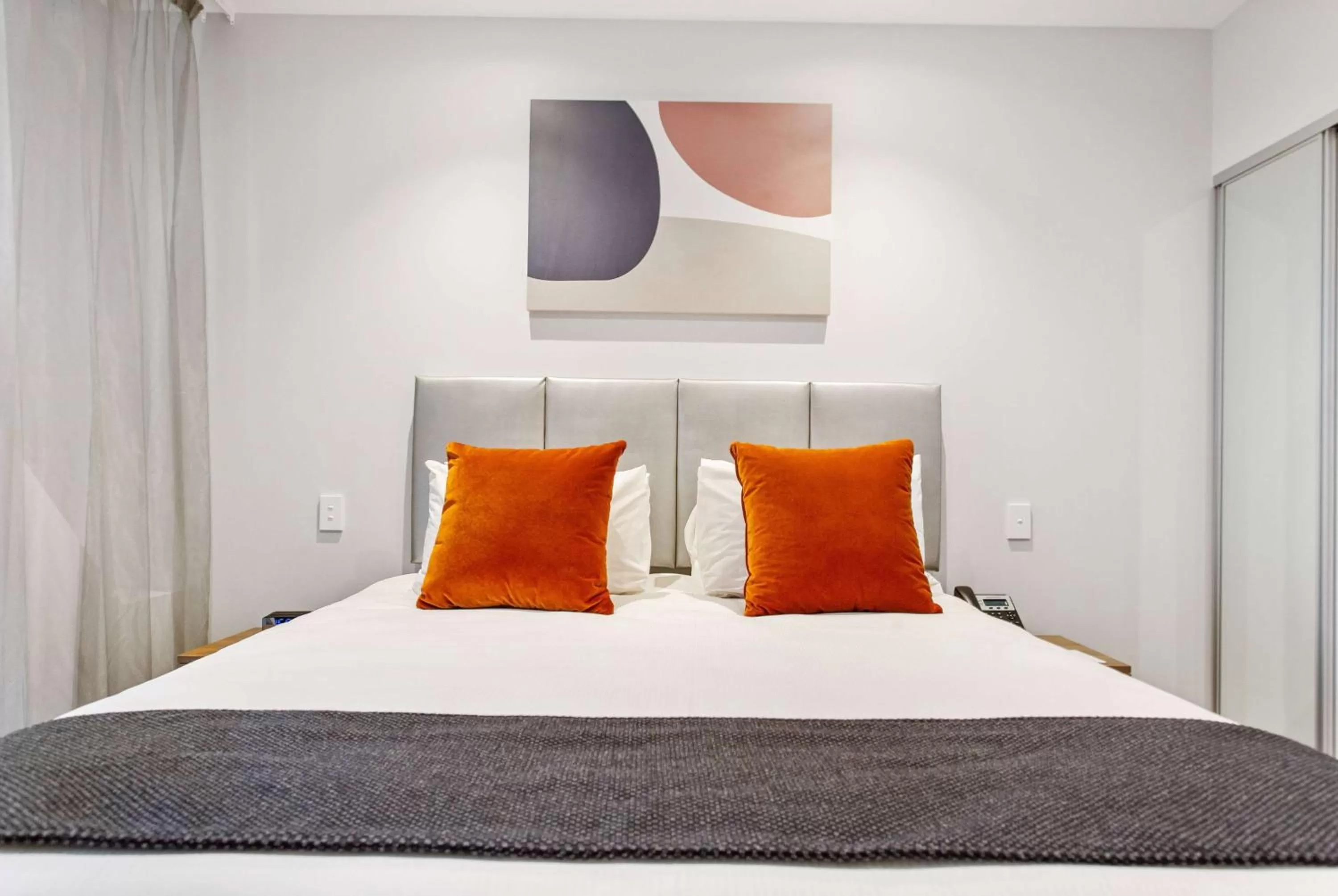 Photo of the whole room, Bed in Ramada by Wyndham Newmarket Auckland