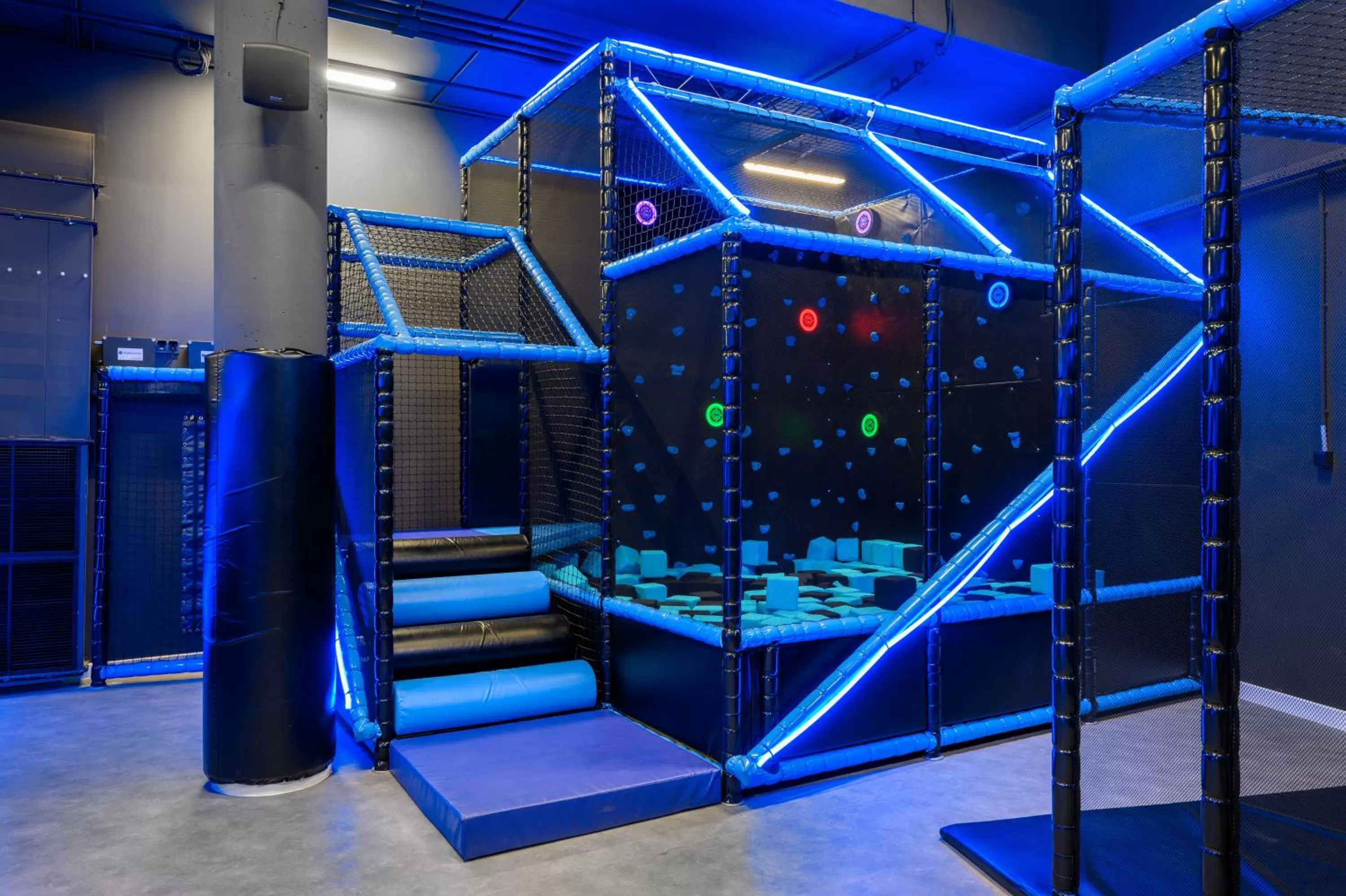 Children play ground, Bed in Grand Hotel Esztergom