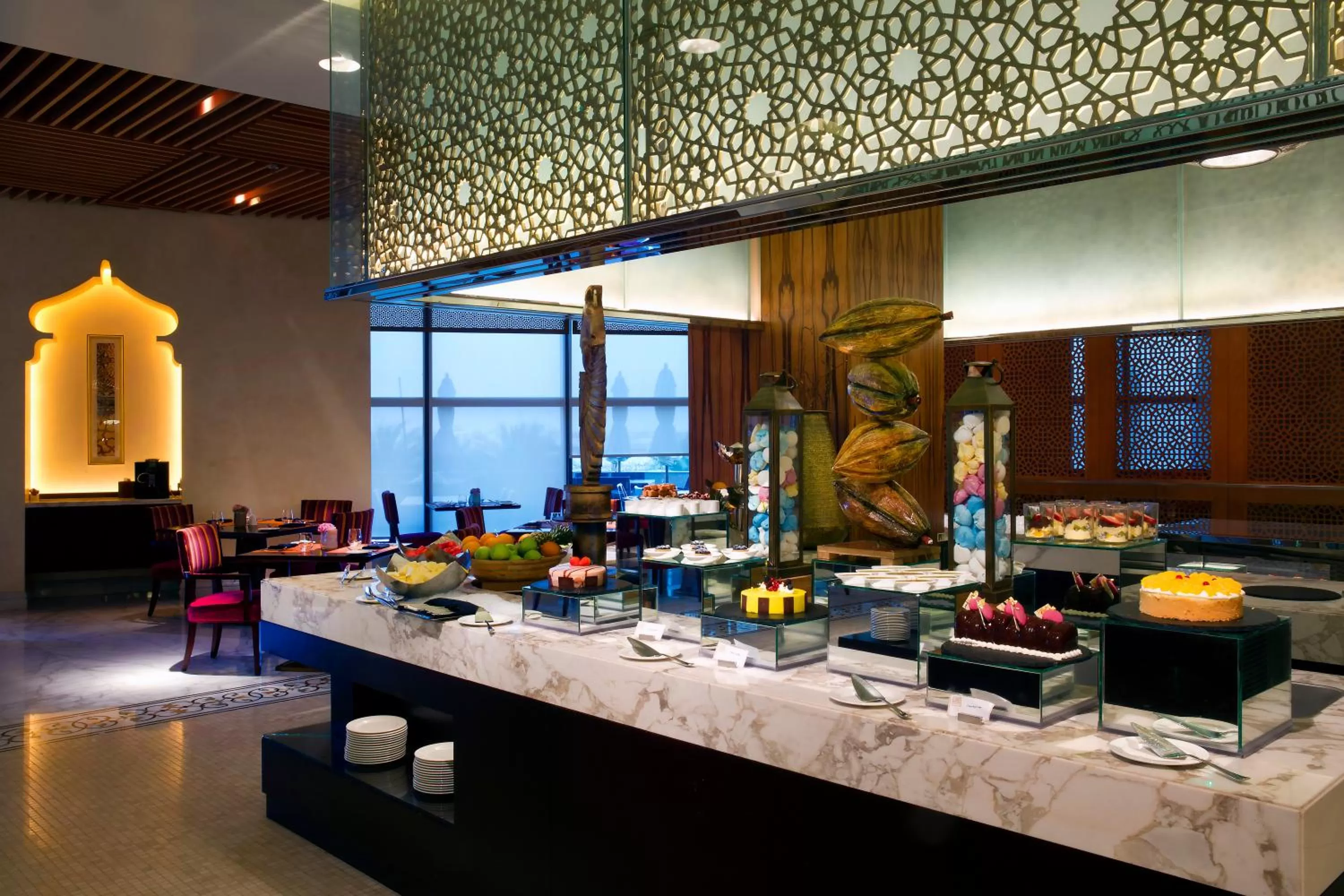 Restaurant/places to eat in Bab Al Qasr Hotel