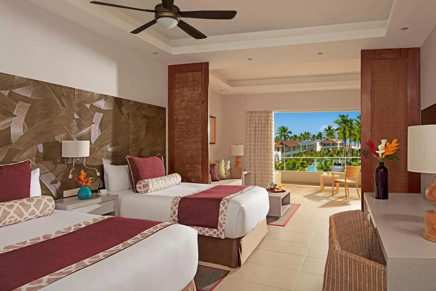 Preferred Club Deluxe Pool View King in Dreams Royal Beach Punta Cana - All Inclusive Preferred Club Deluxe Pool View King in Dreams Royal Beach Punta Cana - All Inclusive