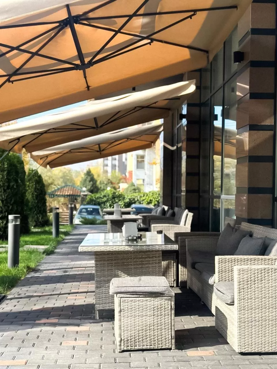 Restaurant/places to eat in Raavah Aparthotel