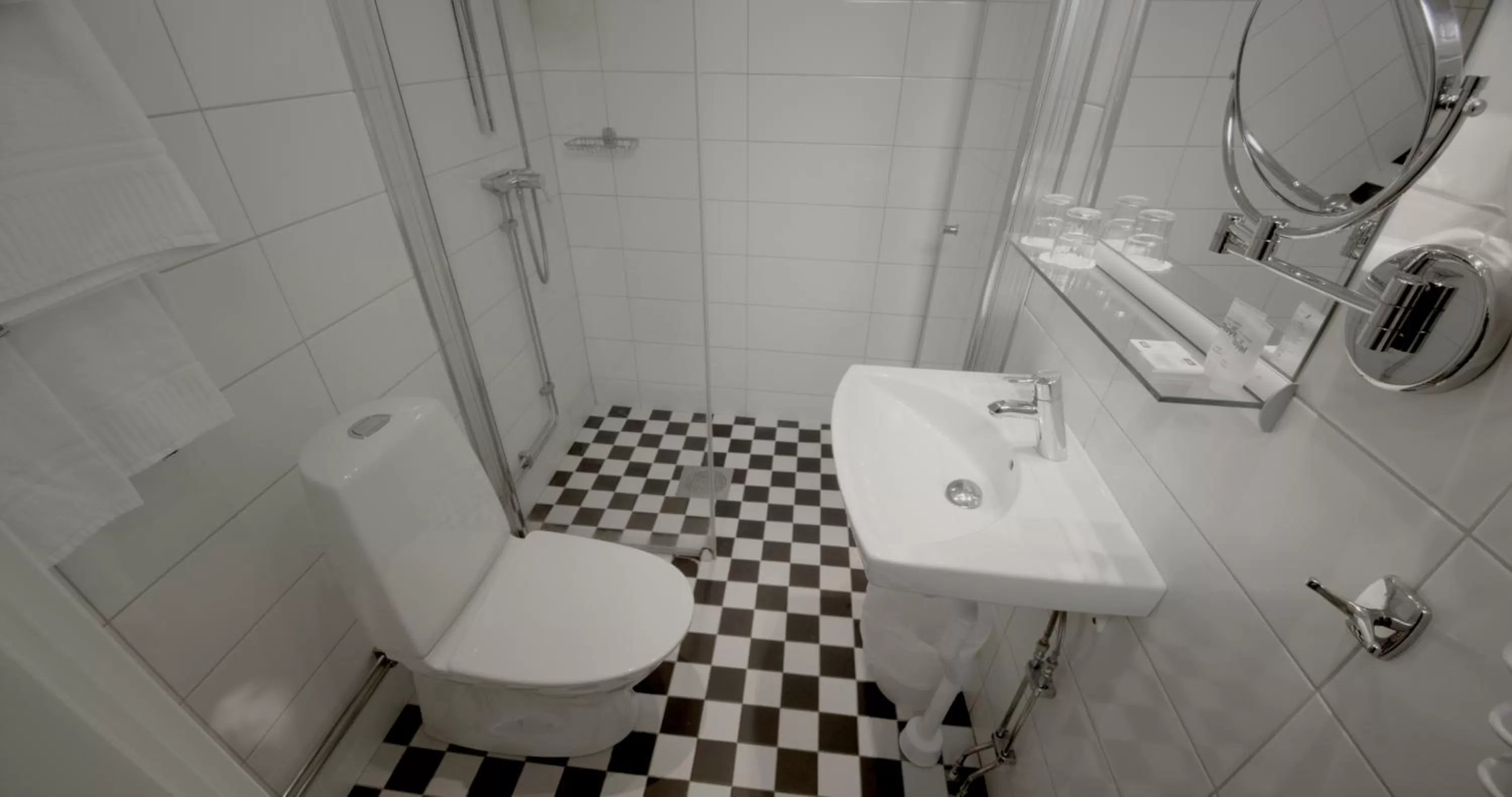 Shower in Best Western Hotel Royal