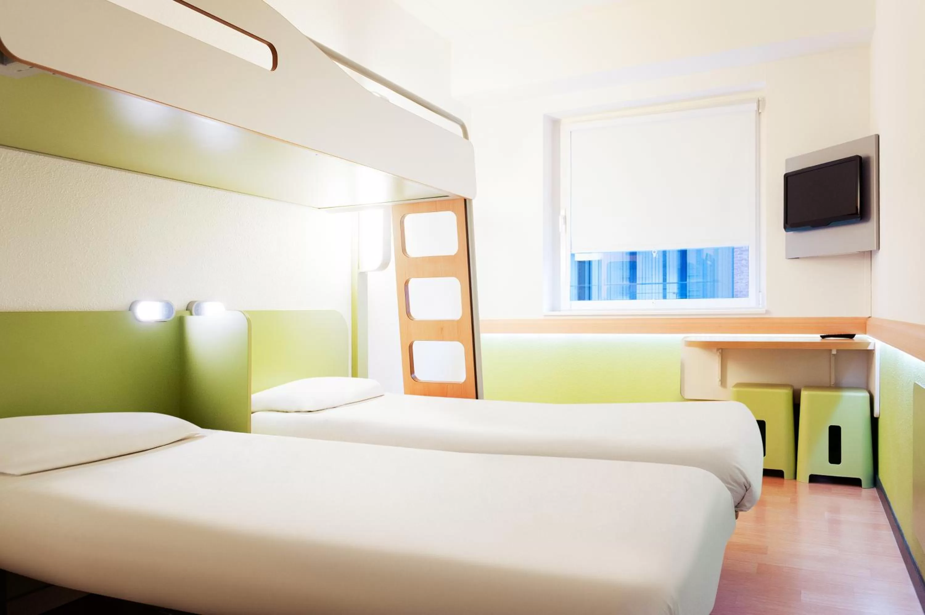 Bedroom, Bed in ibis budget Antwerpen Centraal Station