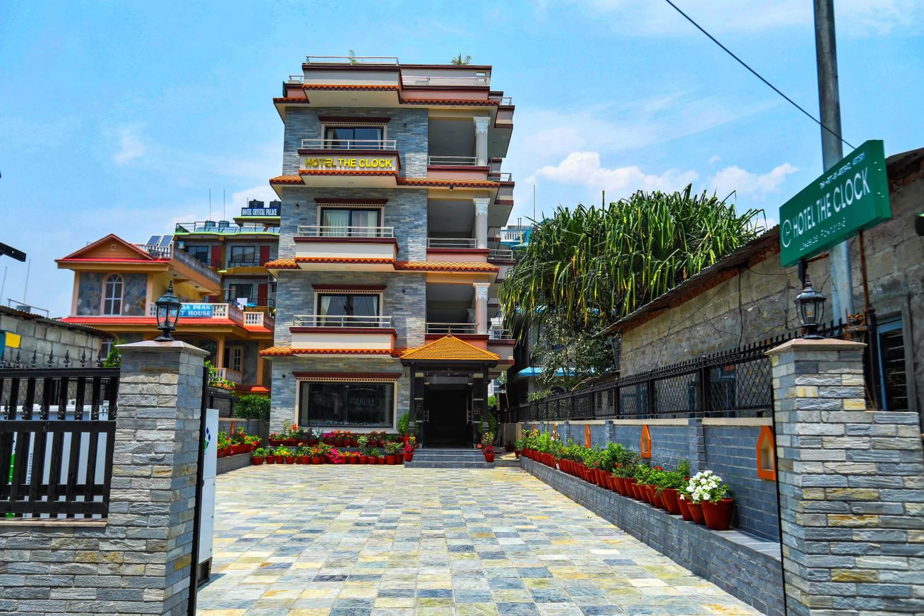 Facade/entrance in Hotel The Clock