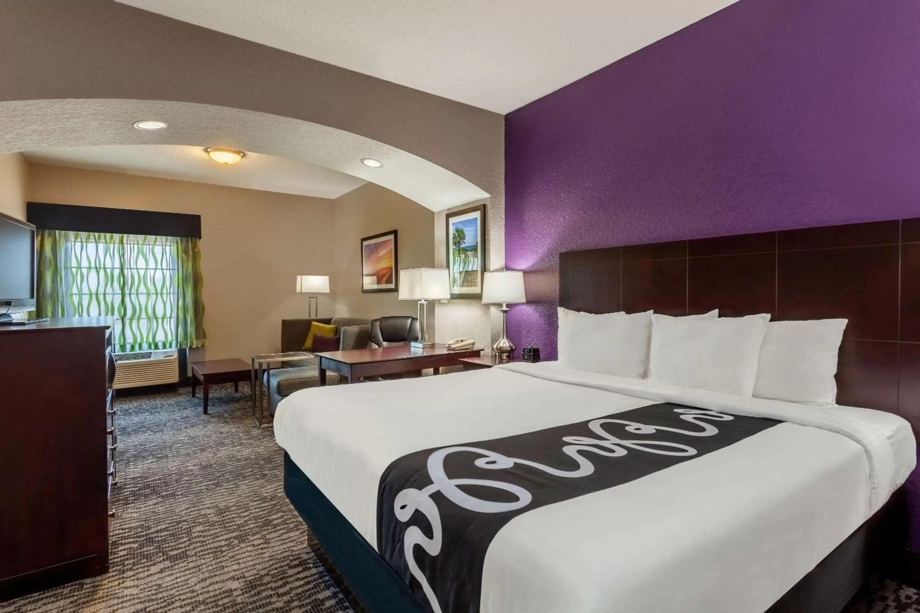 Photo of the whole room, Bed in La Quinta by Wyndham Port Orange / Daytona