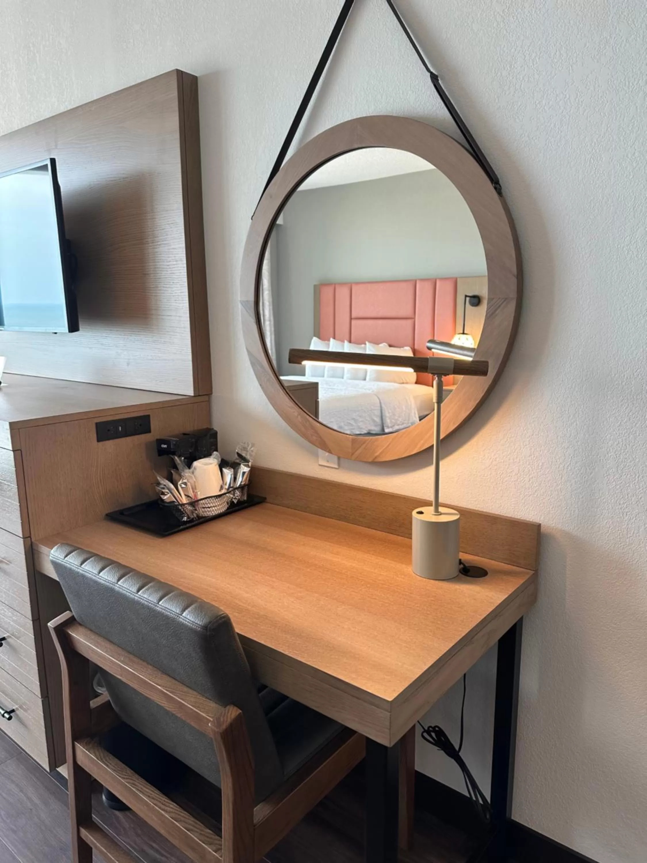 TV and multimedia in Hampton Inn Virginia Beach-Oceanfront South