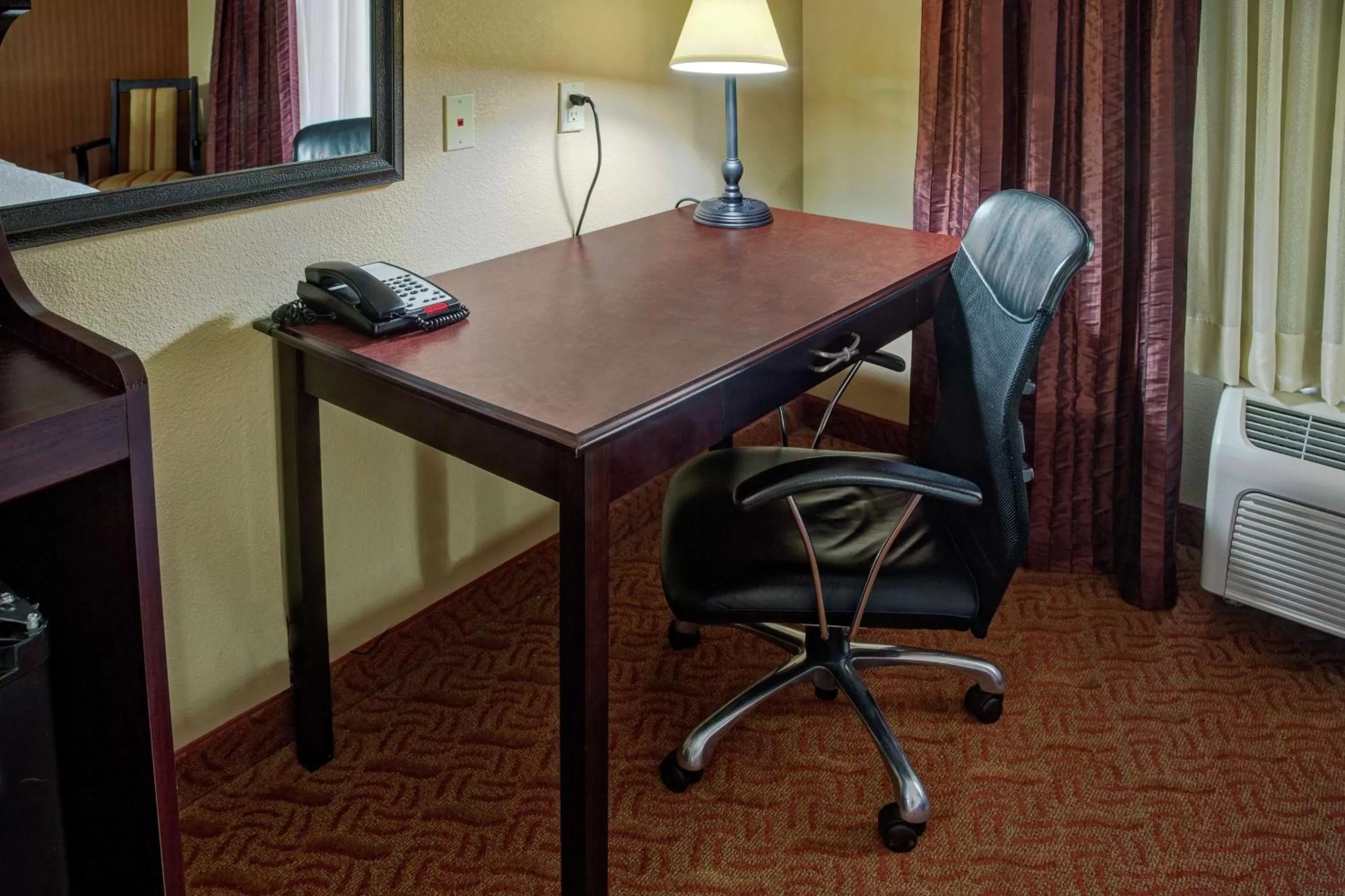 Bedroom in Hampton Inn & Suites Corsicana