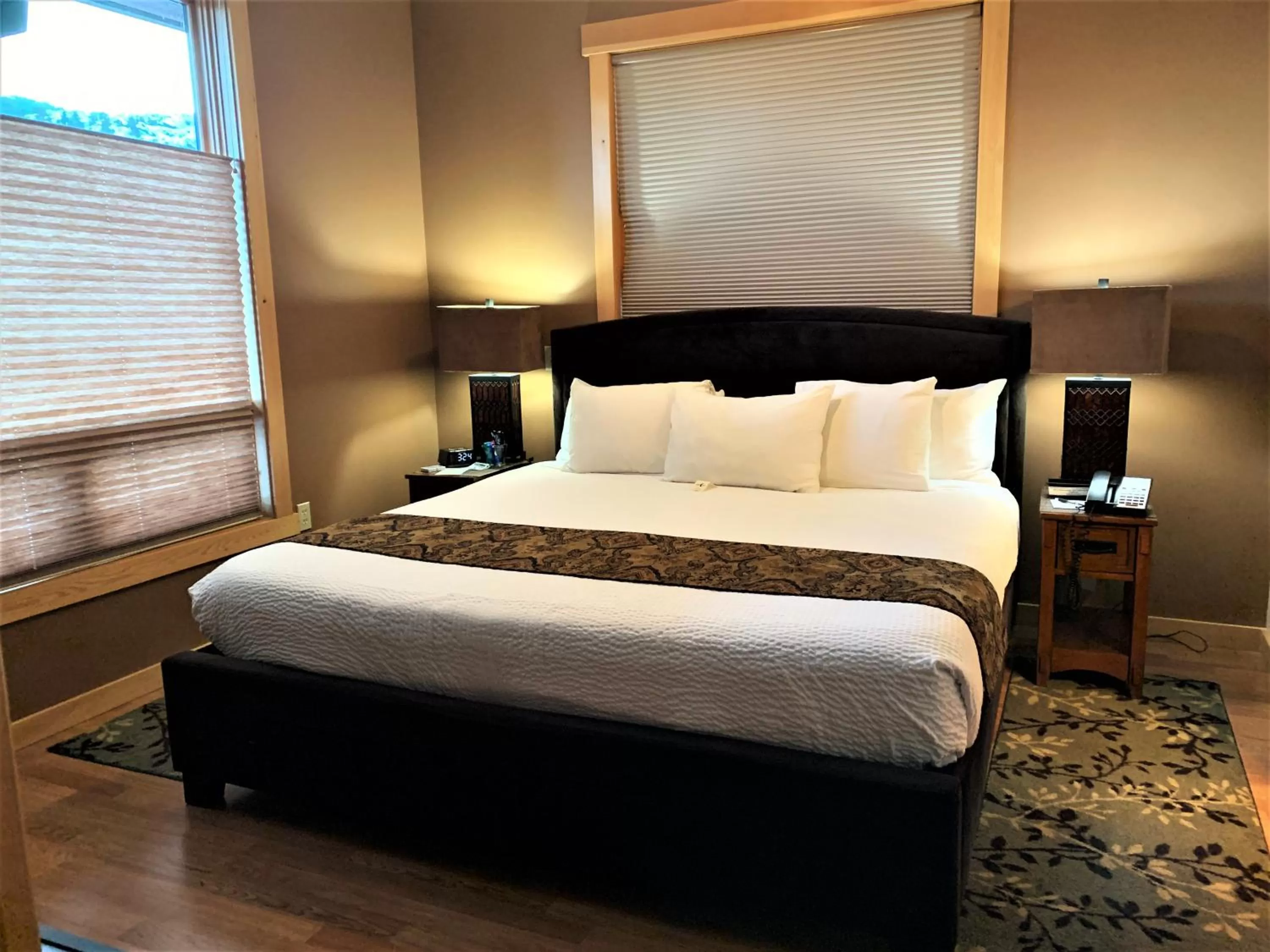 King Room in Twisp River Suites