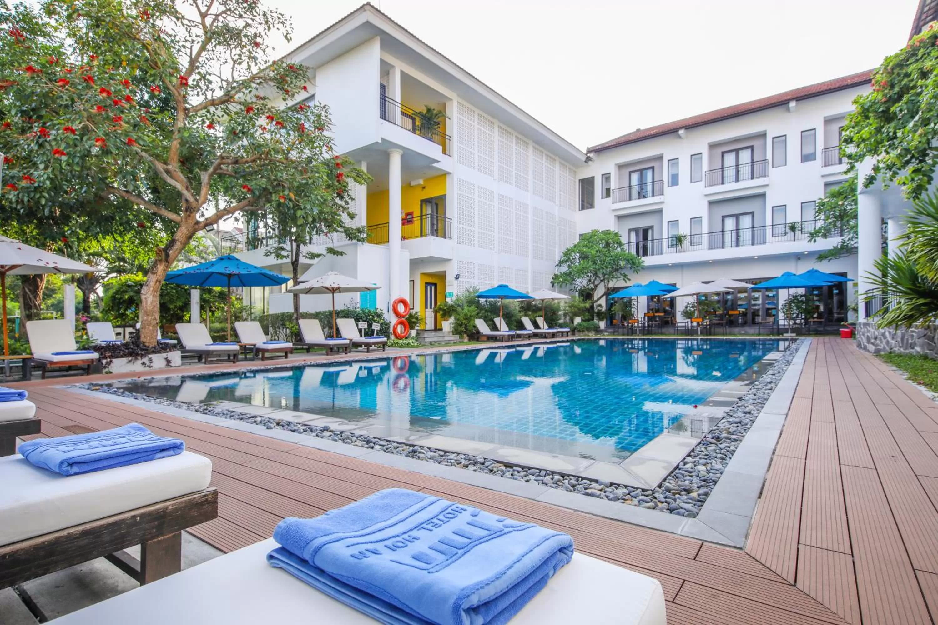 Swimming pool in ÊMM Hotel Hoi An