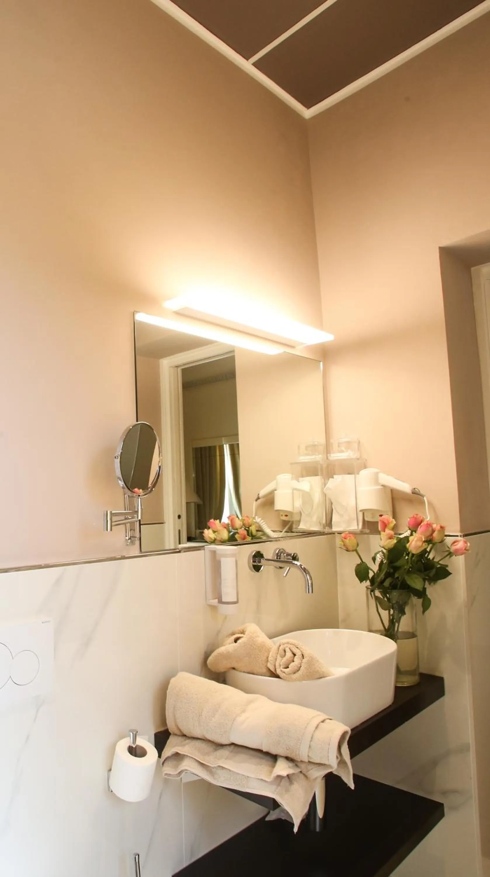 Toilet in Grand Hotel Tettuccio