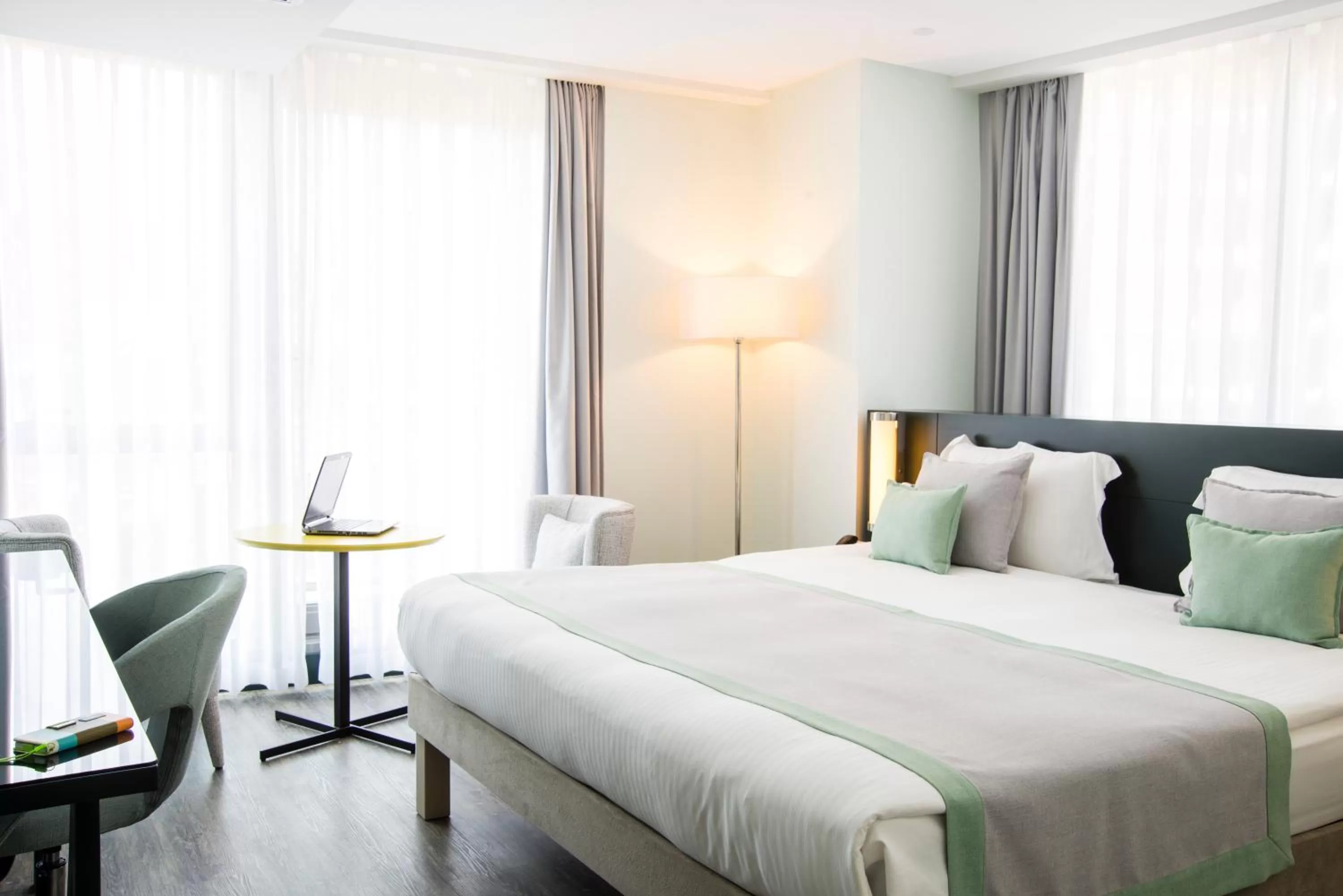 Photo of the whole room, Bed in The Elysium Styles Taksim