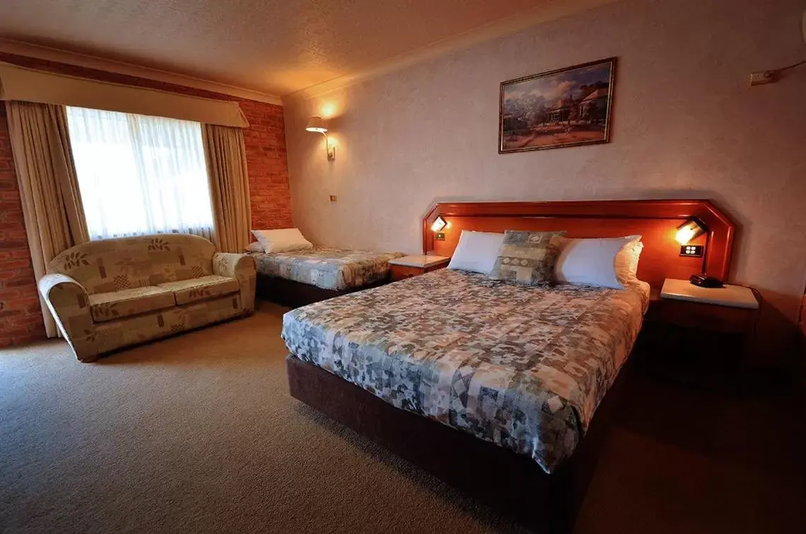 Deluxe Room in The Crossing Motel Deluxe Room in The Crossing Motel