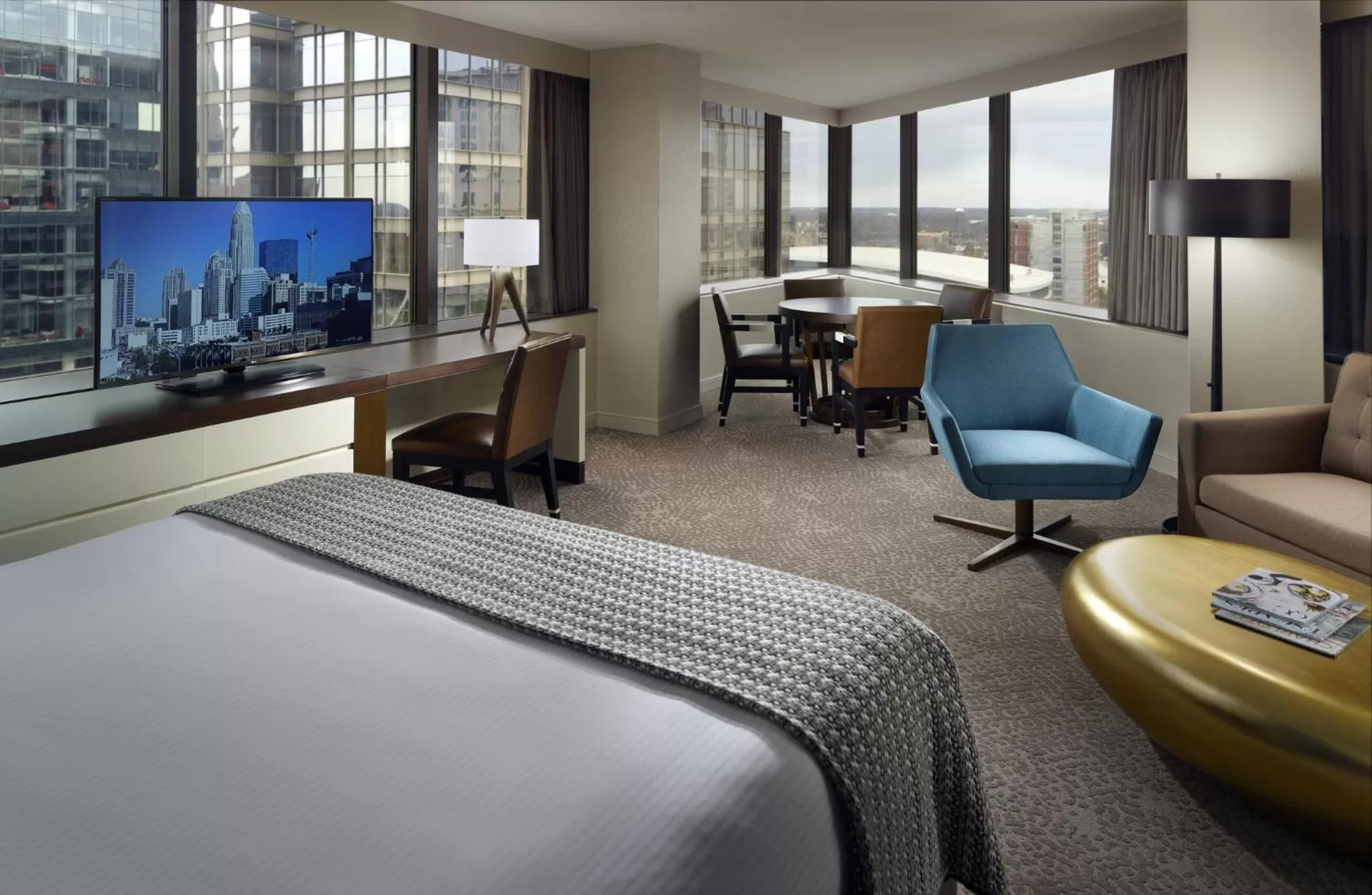 Bedroom, Bed in Omni Charlotte Hotel