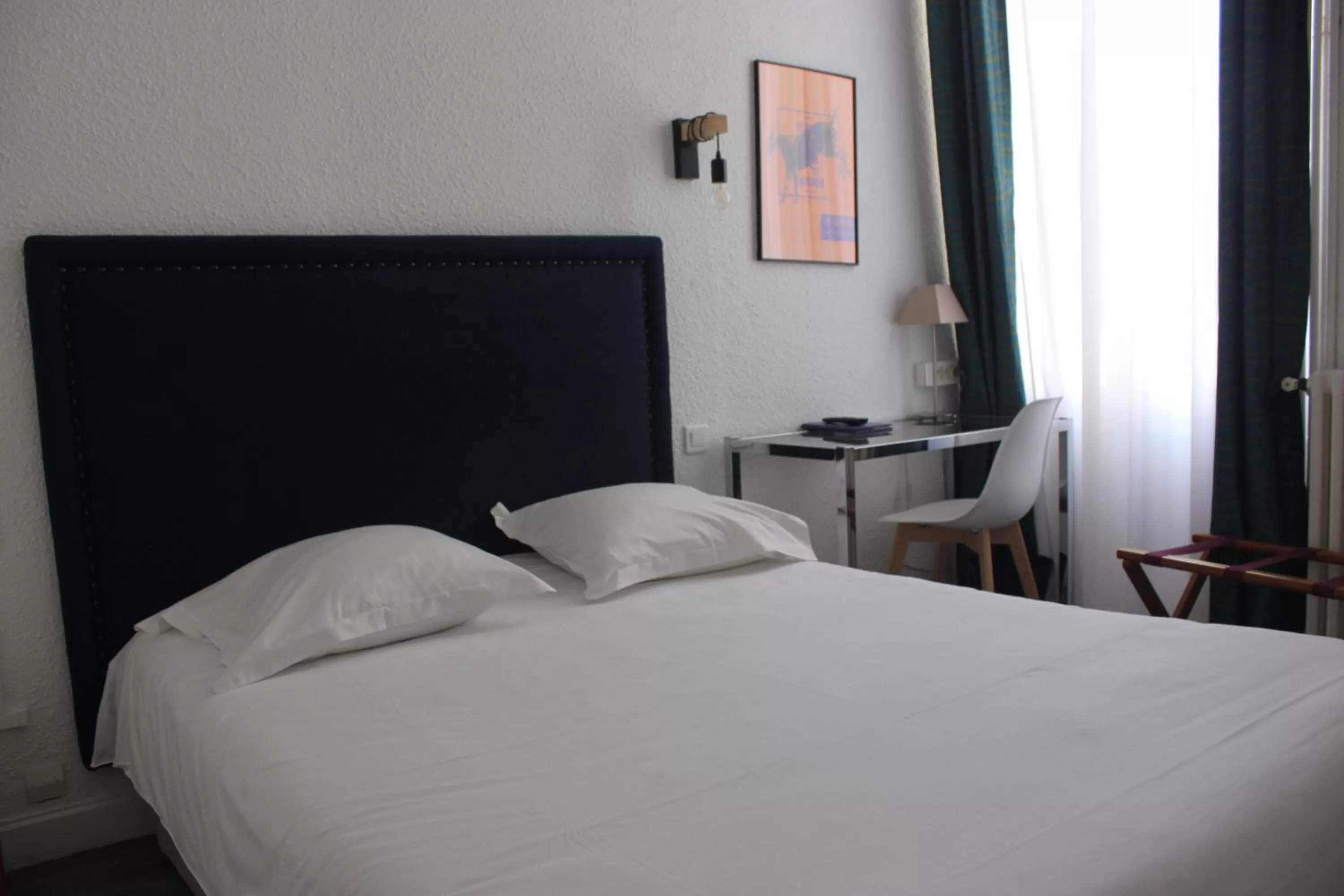 Bedroom, Bed in Hotel d'Angleterre