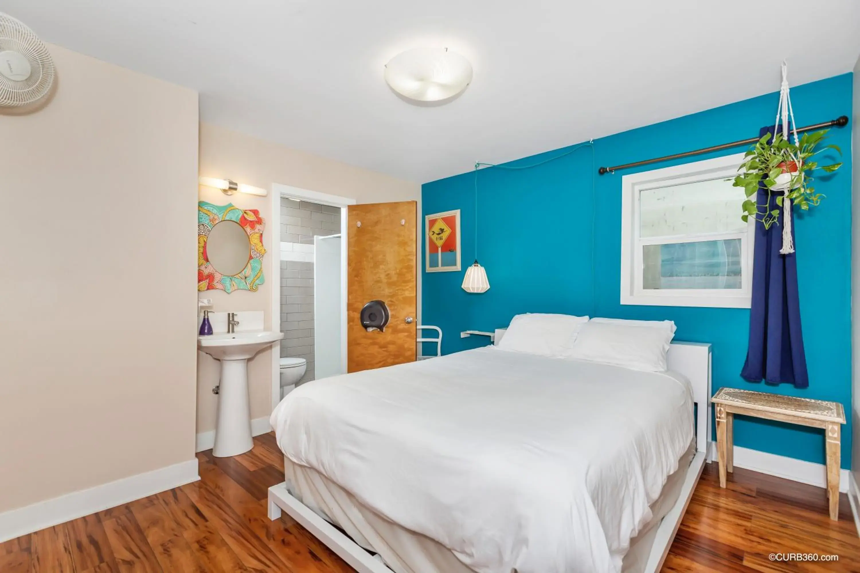 Budget Double Room in Samesun Ocean Beach Hotel & Hostel Budget Double Room in Samesun Ocean Beach Hotel & Hostel