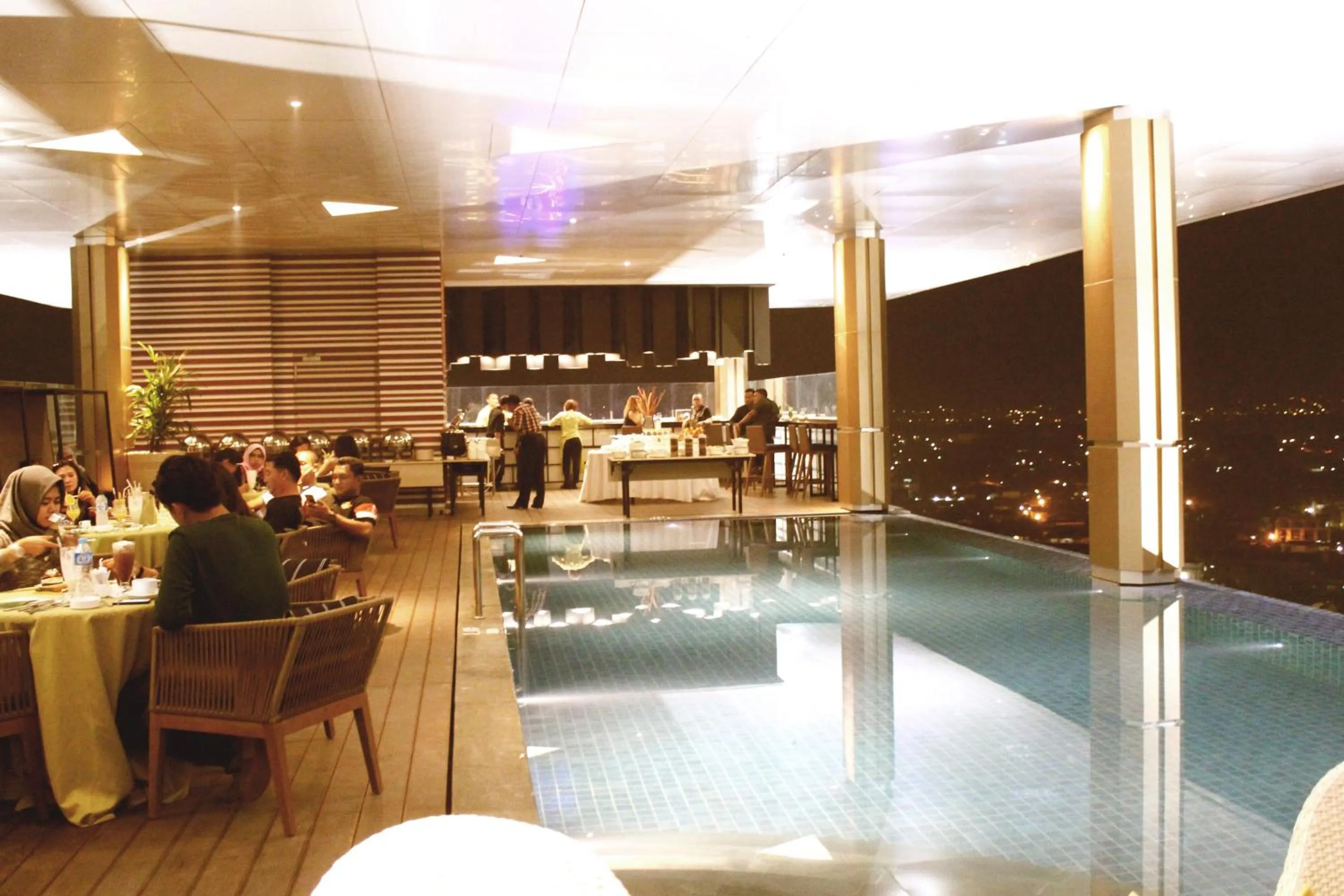 Swimming pool in FOX Hotel Pekanbaru