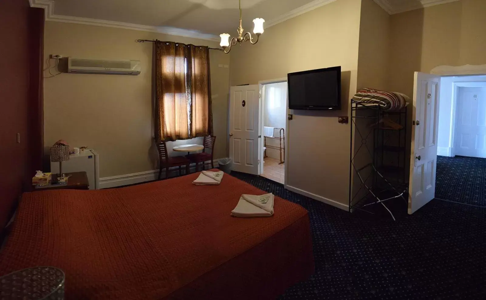King Room - Refurbished in The Palace Hotel Kalgoorlie King Room - Refurbished in The Palace Hotel Kalgoorlie