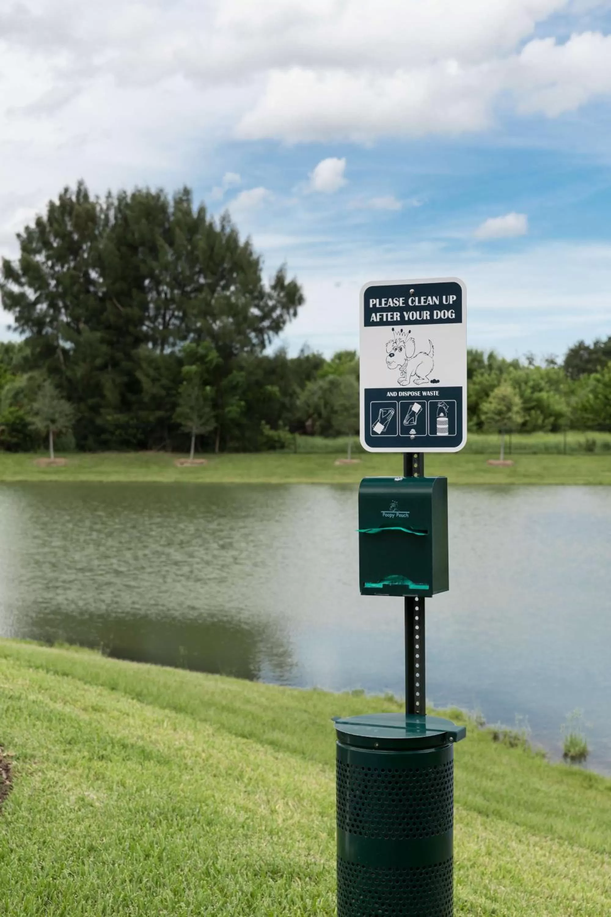 Inner courtyard view in Hampton Inn & Suites Cape Canaveral Cruise Port, Fl