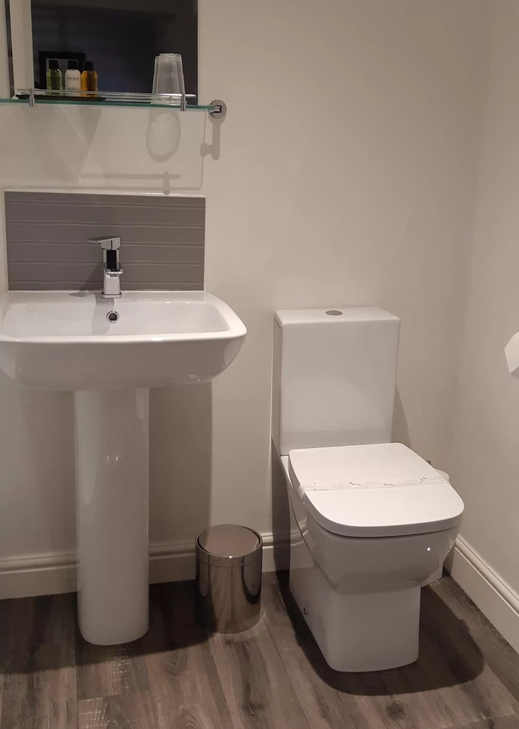 Bathroom in The Masons Arms