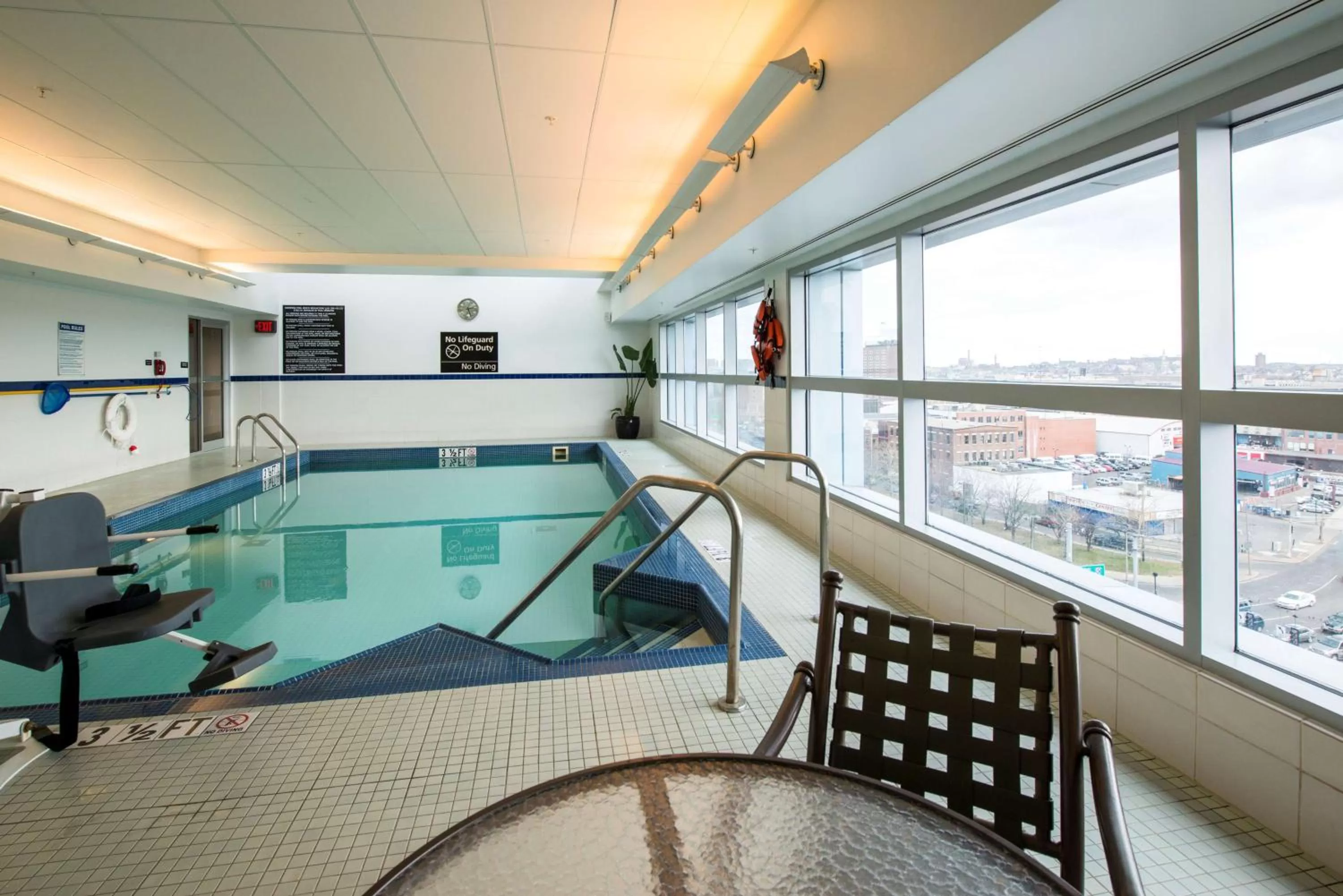 Pool view in Hampton Inn & Suites Boston Crosstown Center