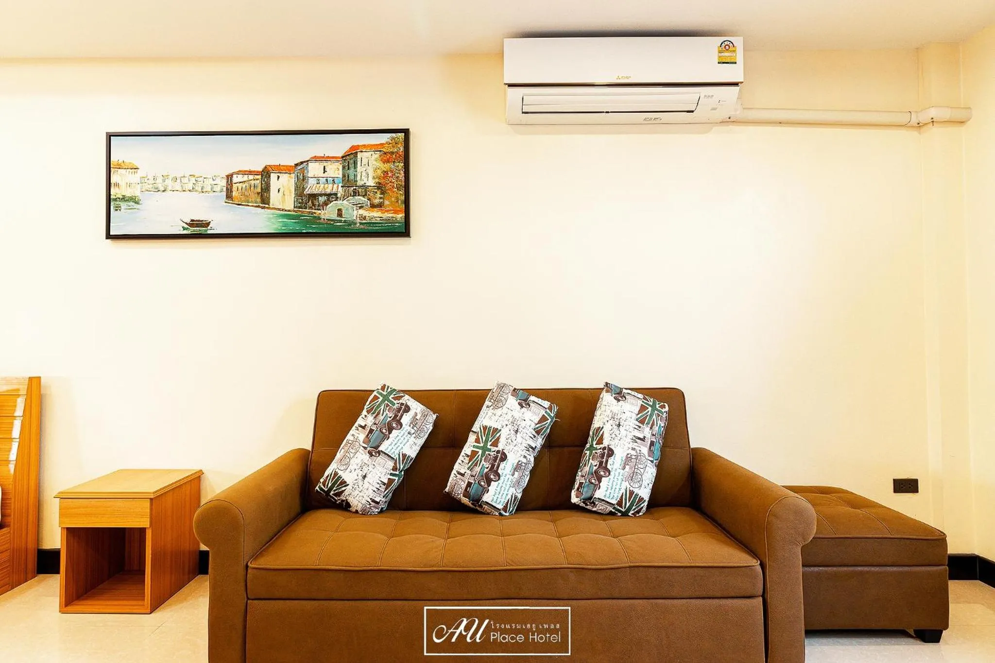 Living room in AU Place Hotel