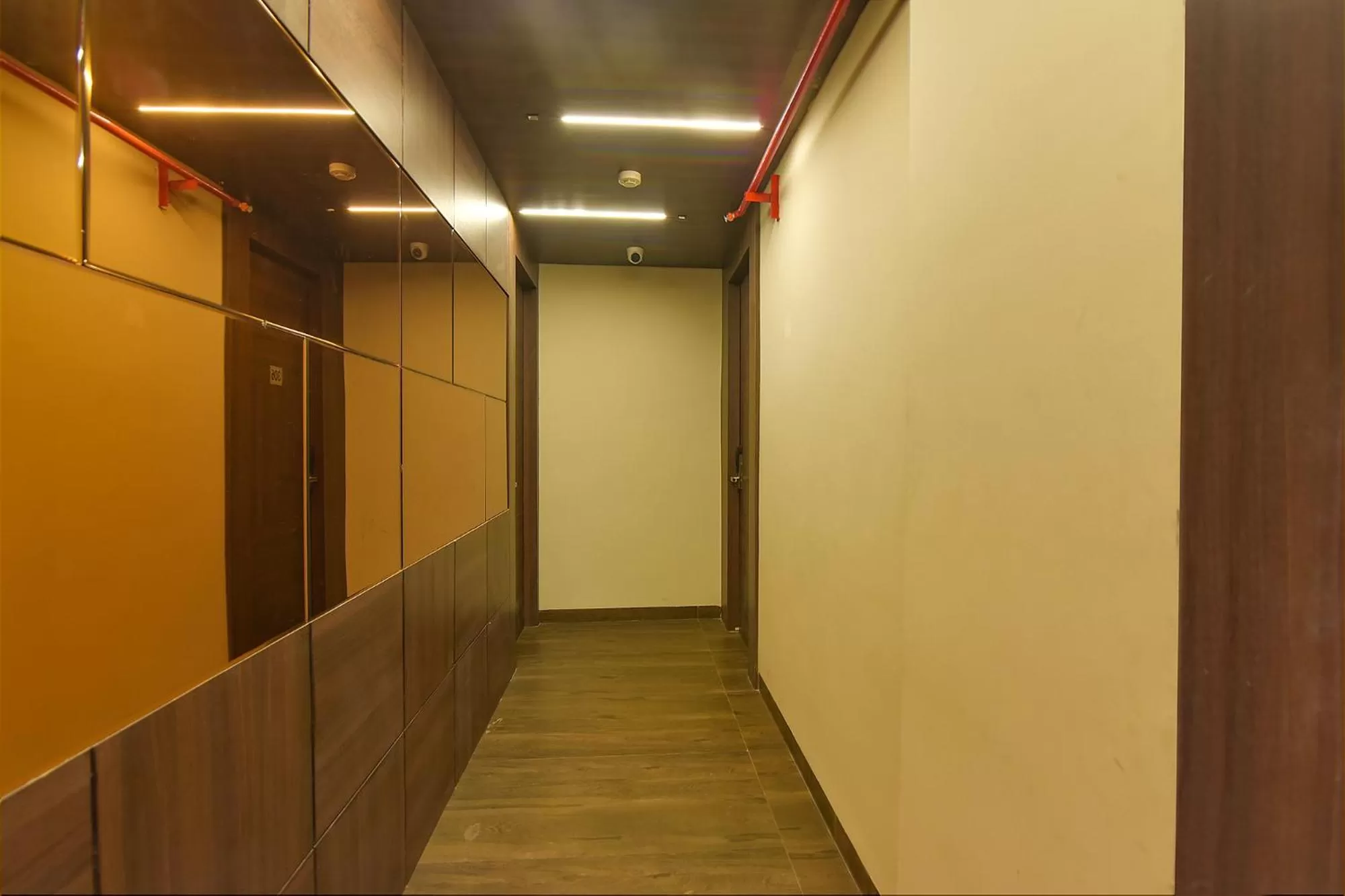 Lobby or reception in FabHotel Eros 282 - Nr Sreebhumi