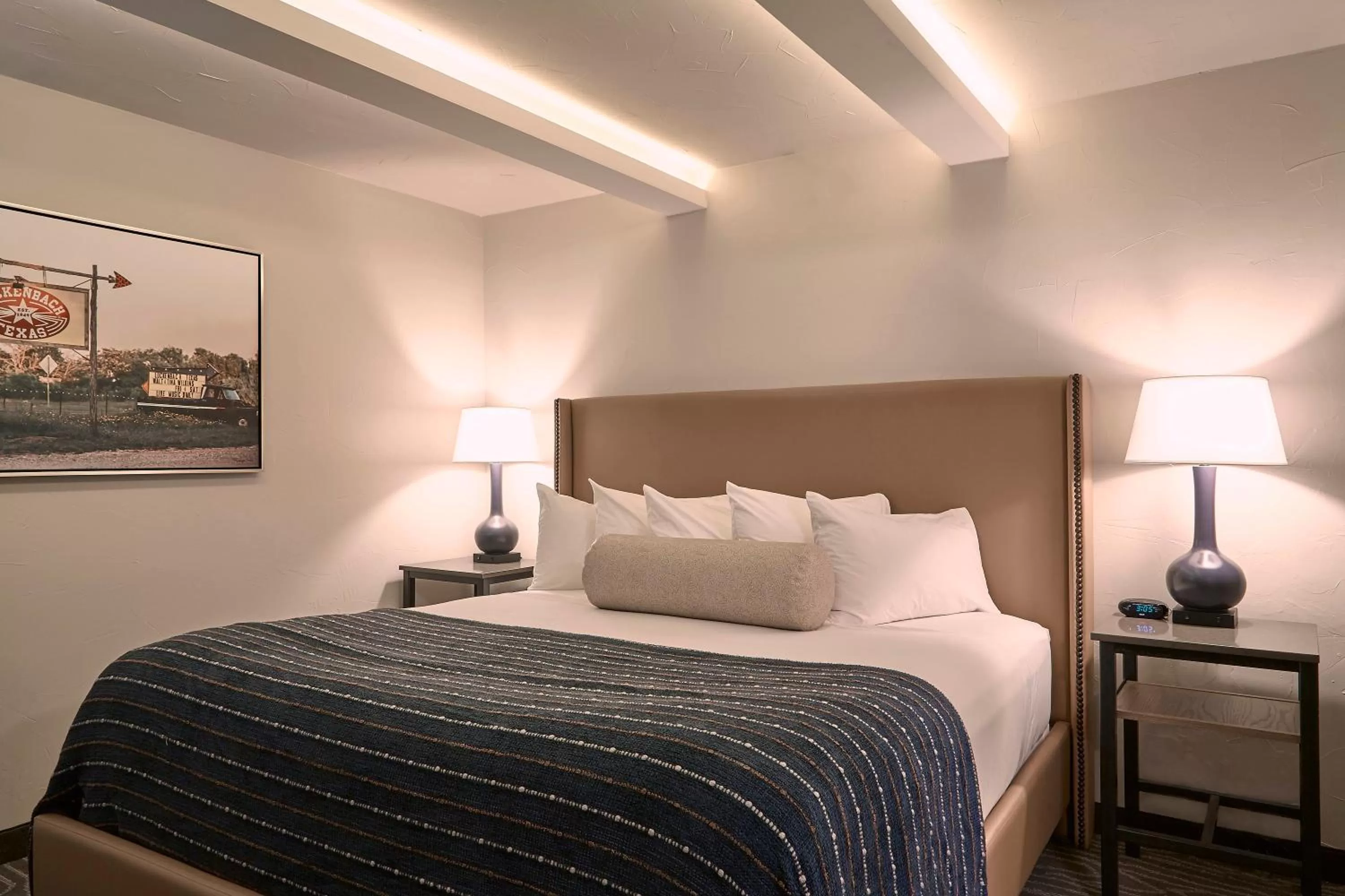 One-Bedroom King Suite in Fredericksburg Inn and Suites