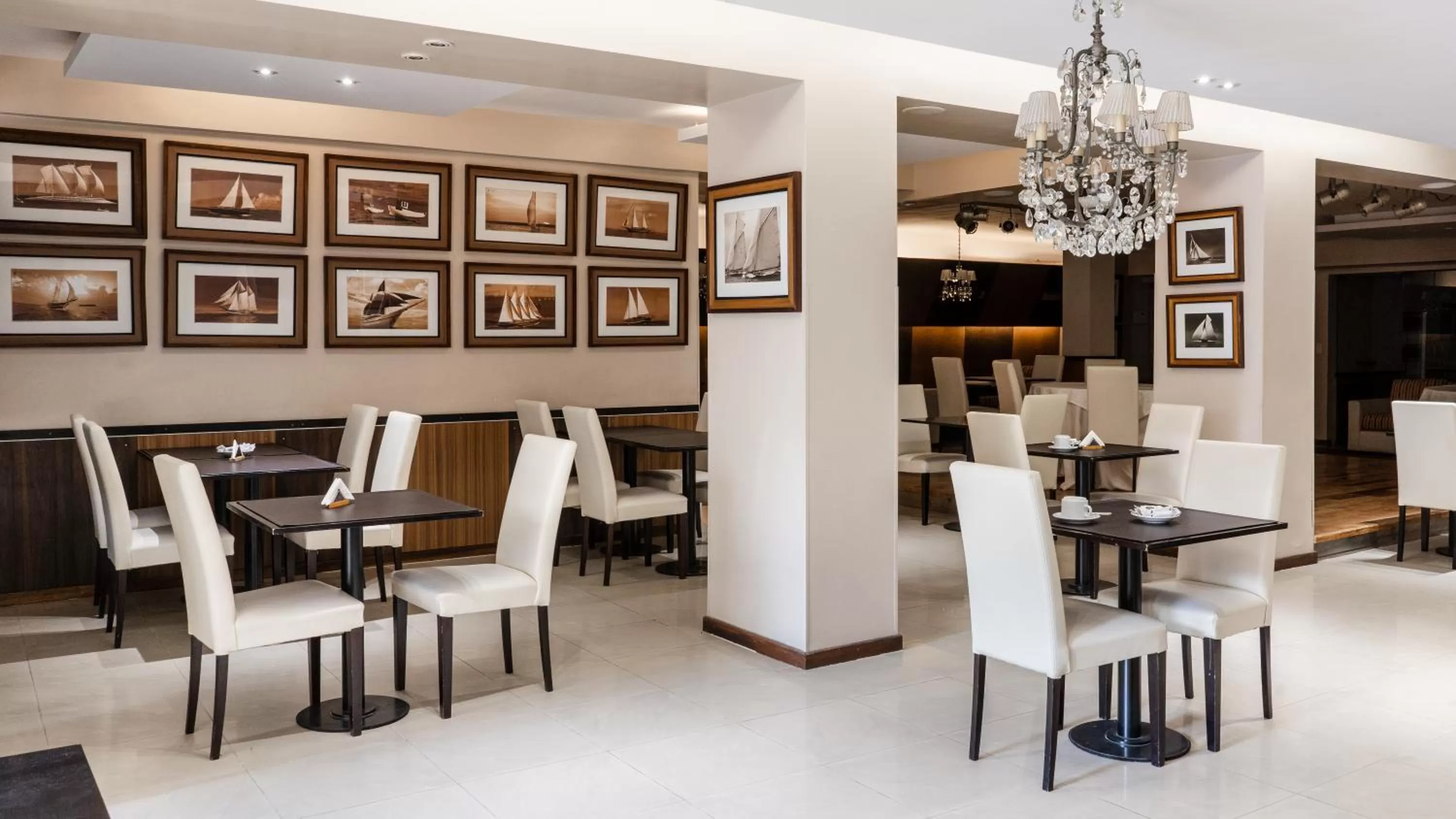 Restaurant/Places to Eat in Hotel Metropol