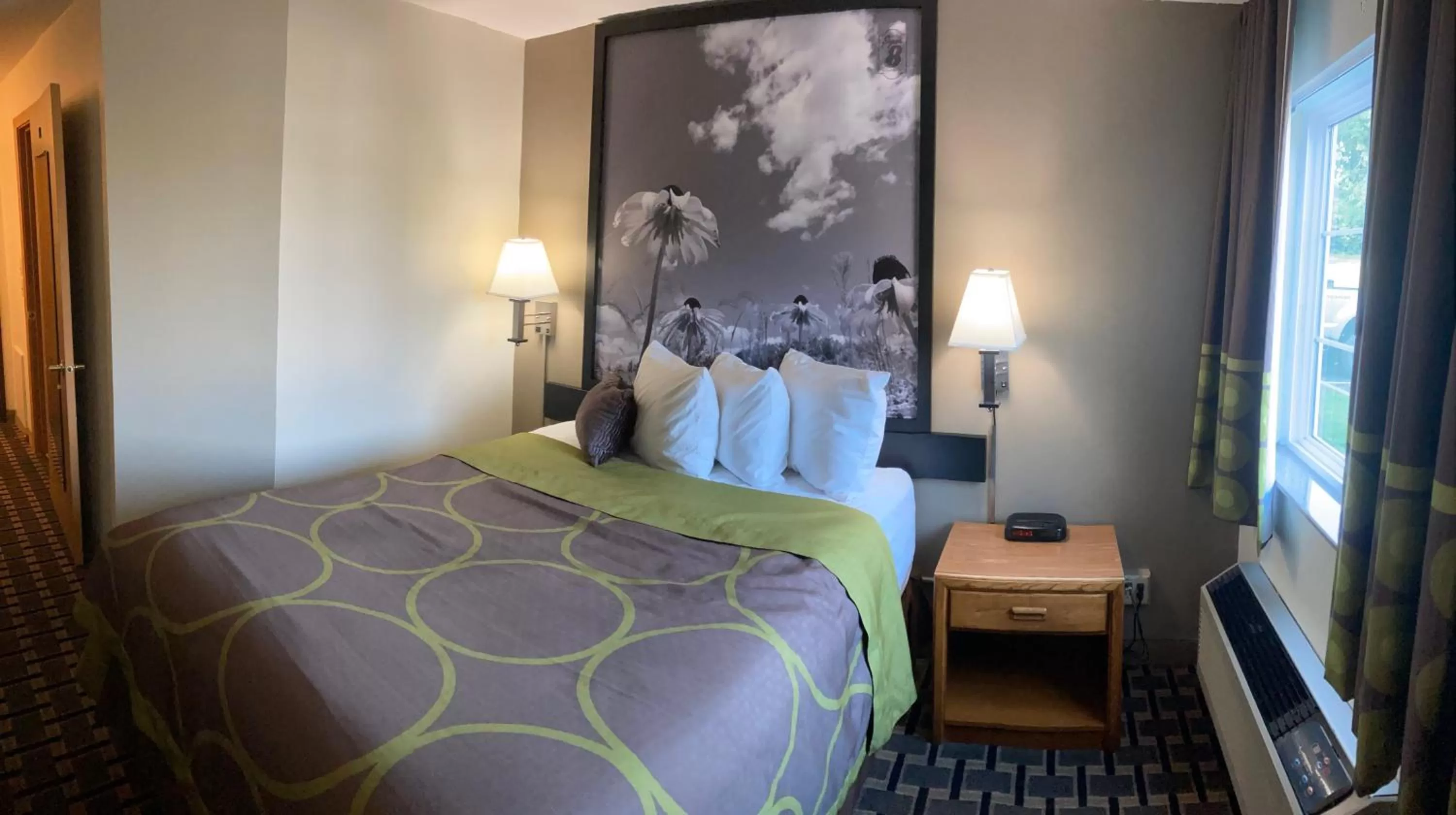 Bed in Super 8 by Wyndham Chisago City