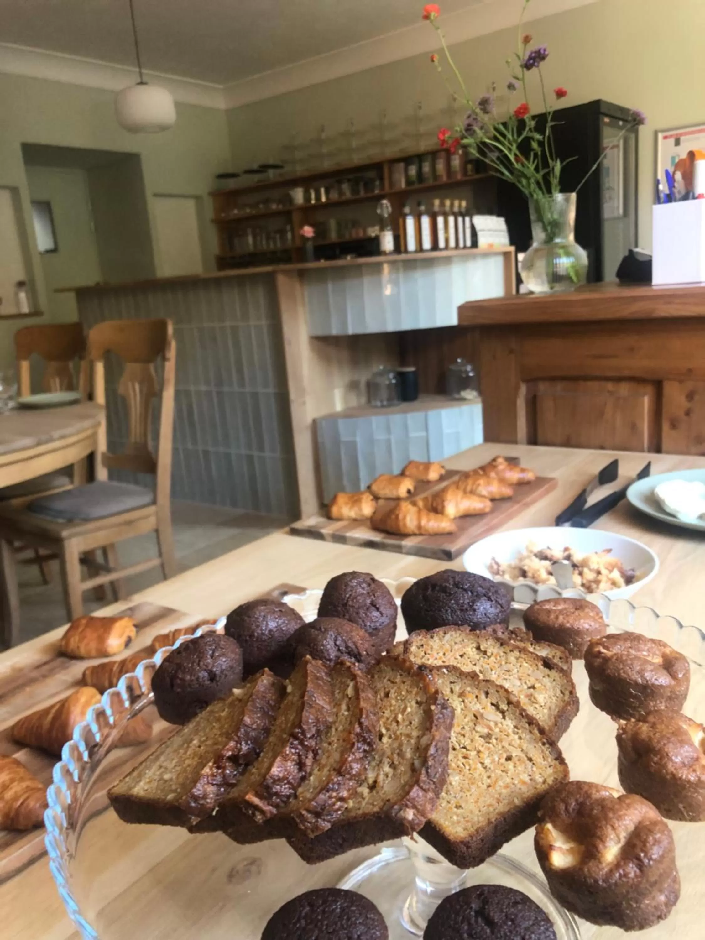 Breakfast in Fleurs de lin