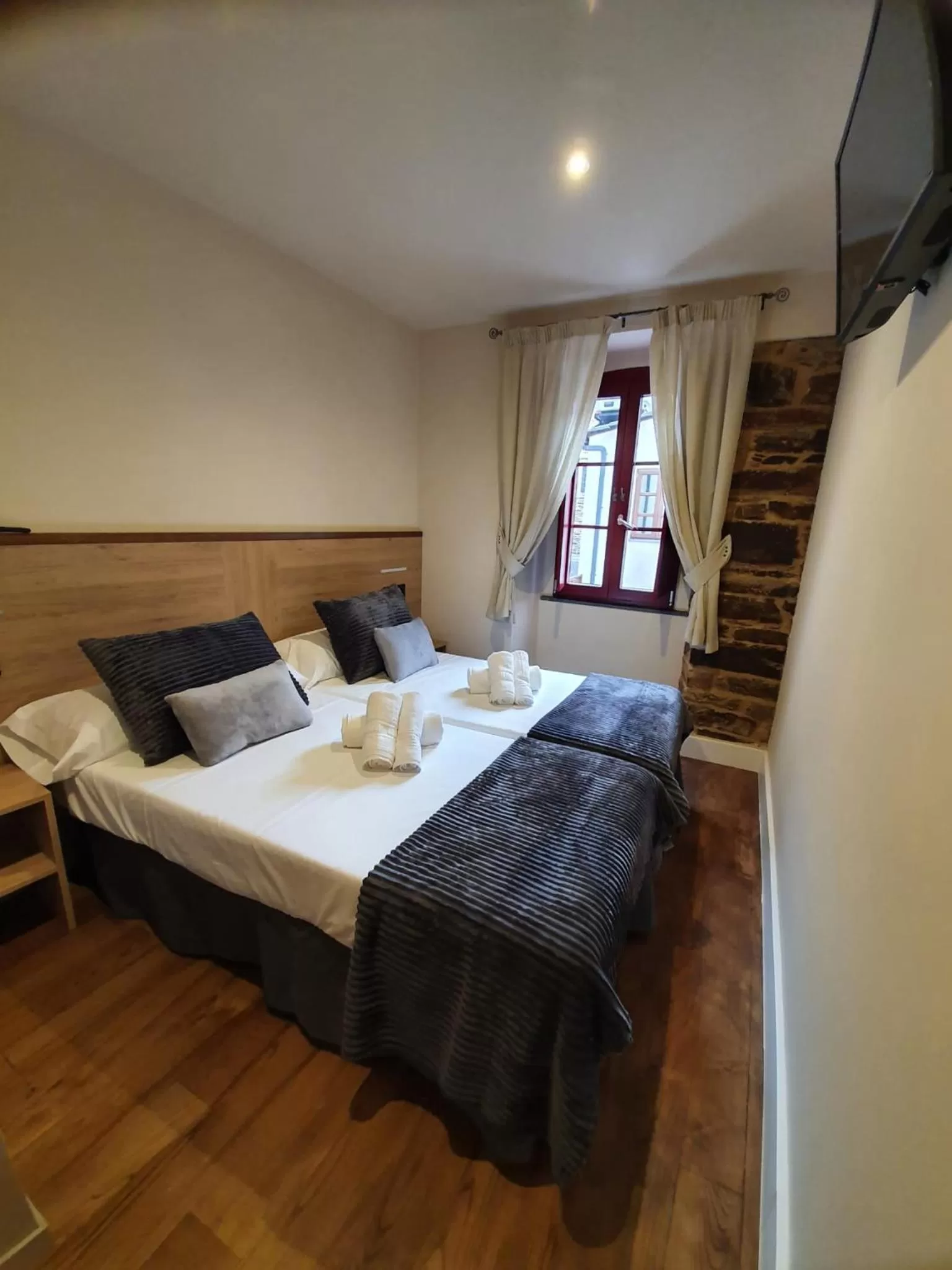 Bedroom, Bed in Albergue Casa Cuartel