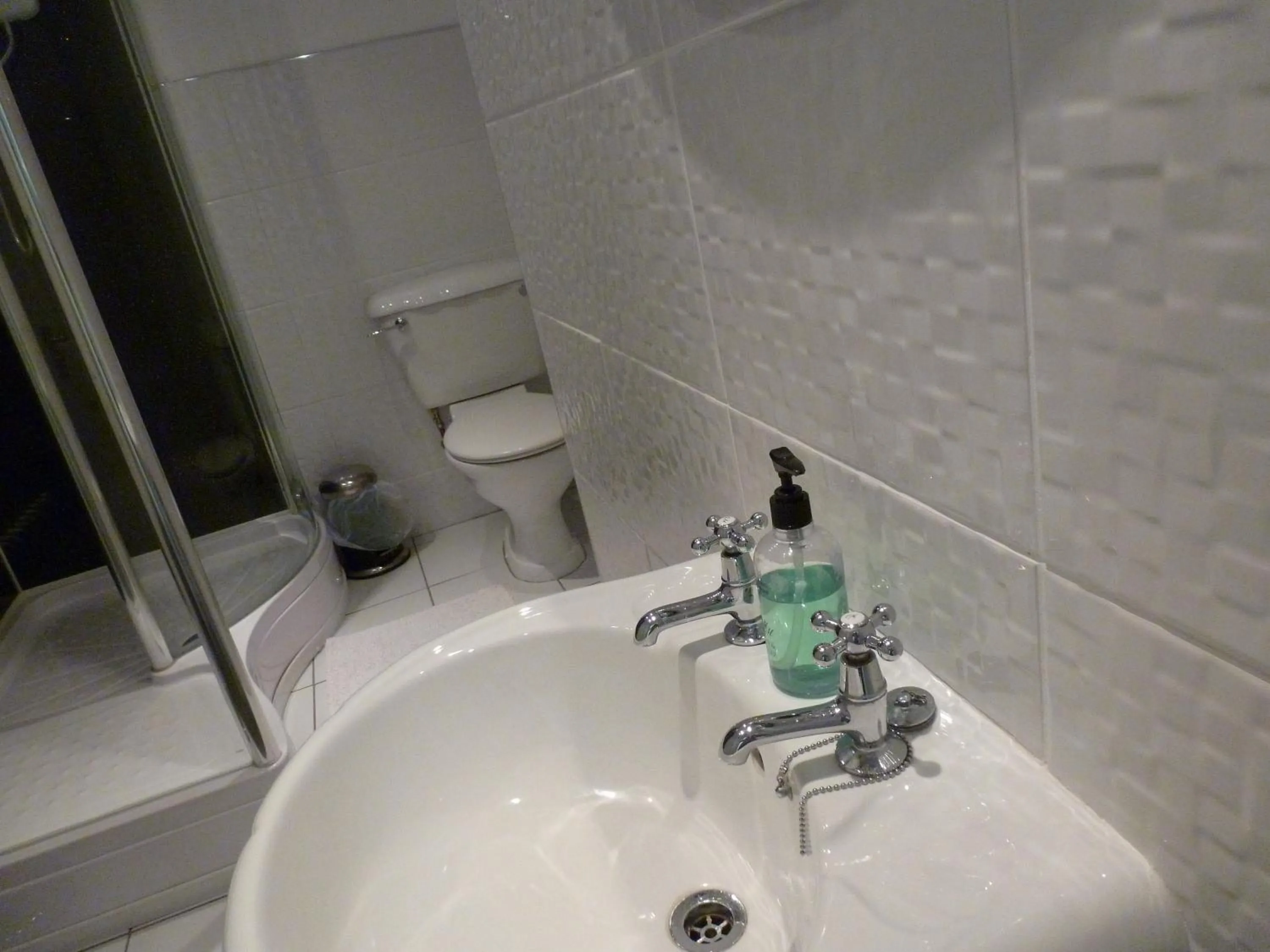 Bathroom in Hedgefield House
