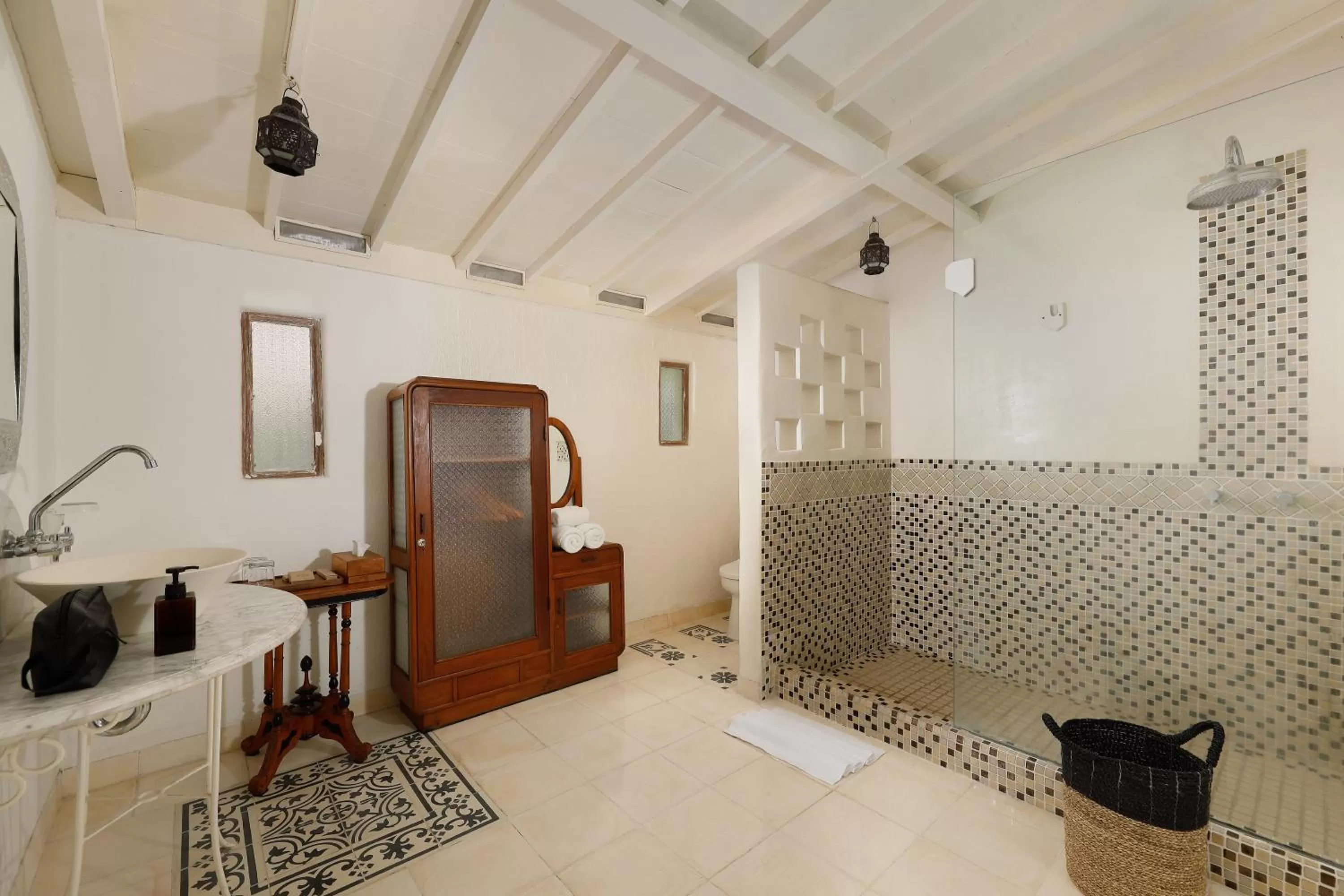Bathroom in Puri Tempo Doeloe Boutique Hotel