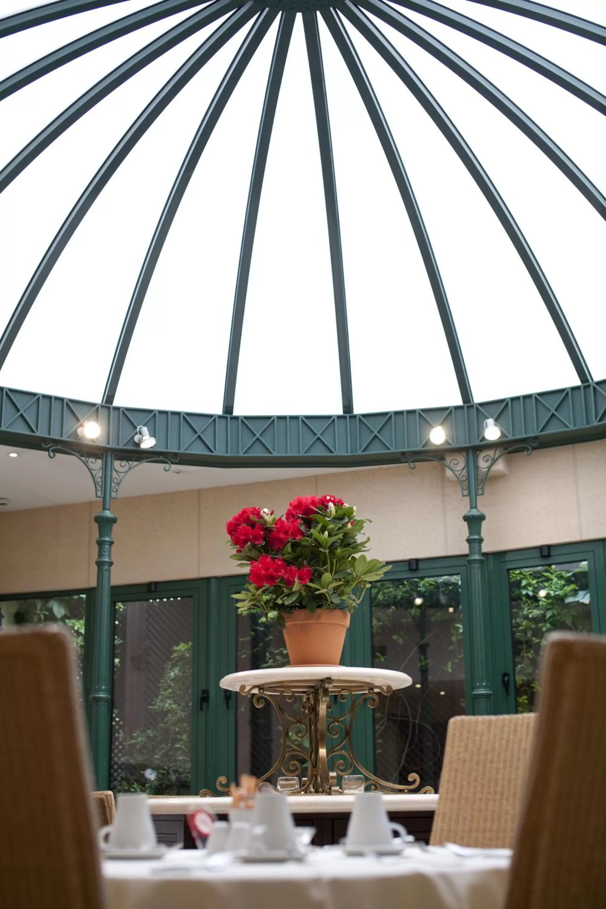 Restaurant/places to eat in Hera Hotel