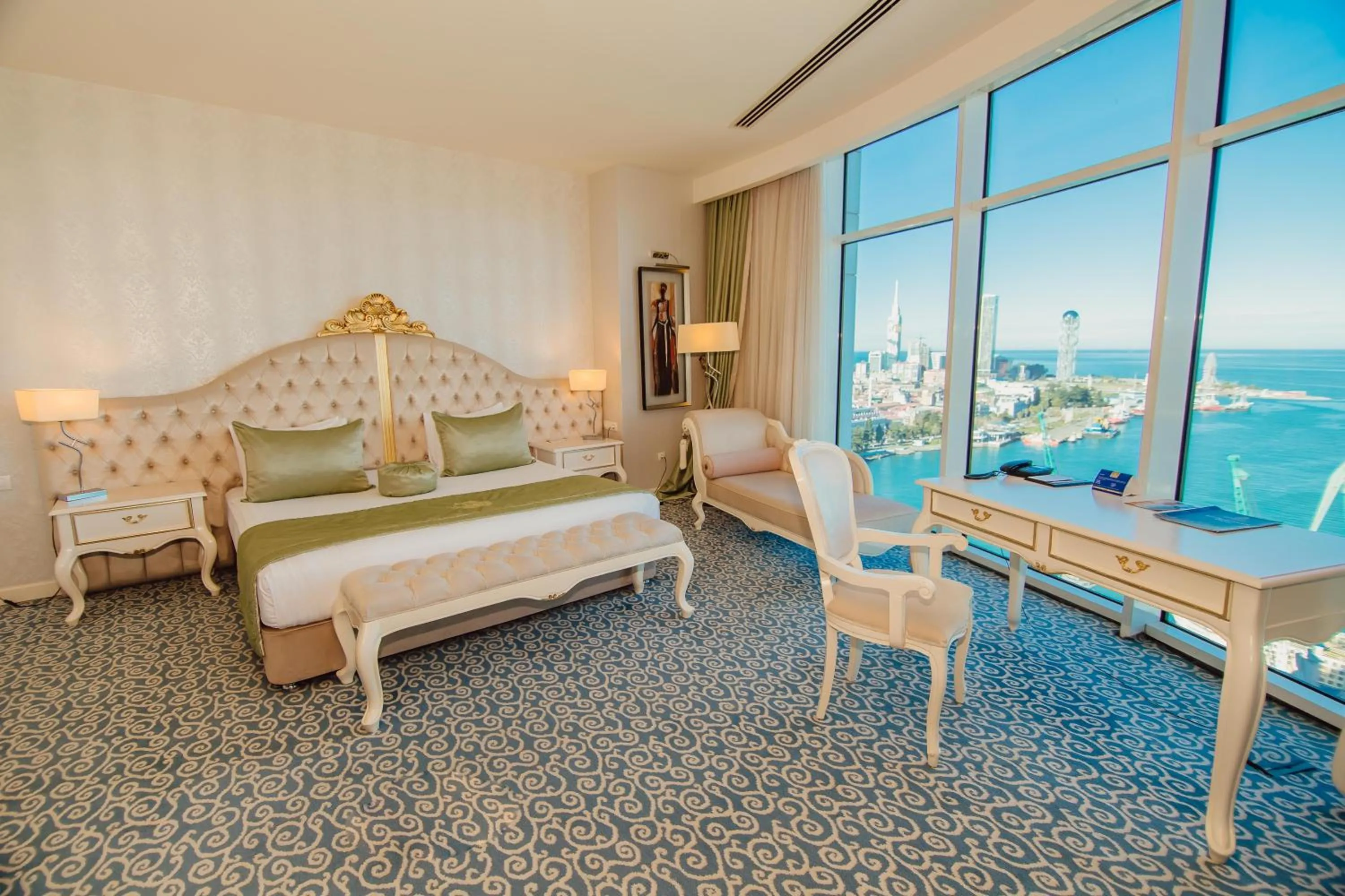 Bed in JRW Welmond Hotel