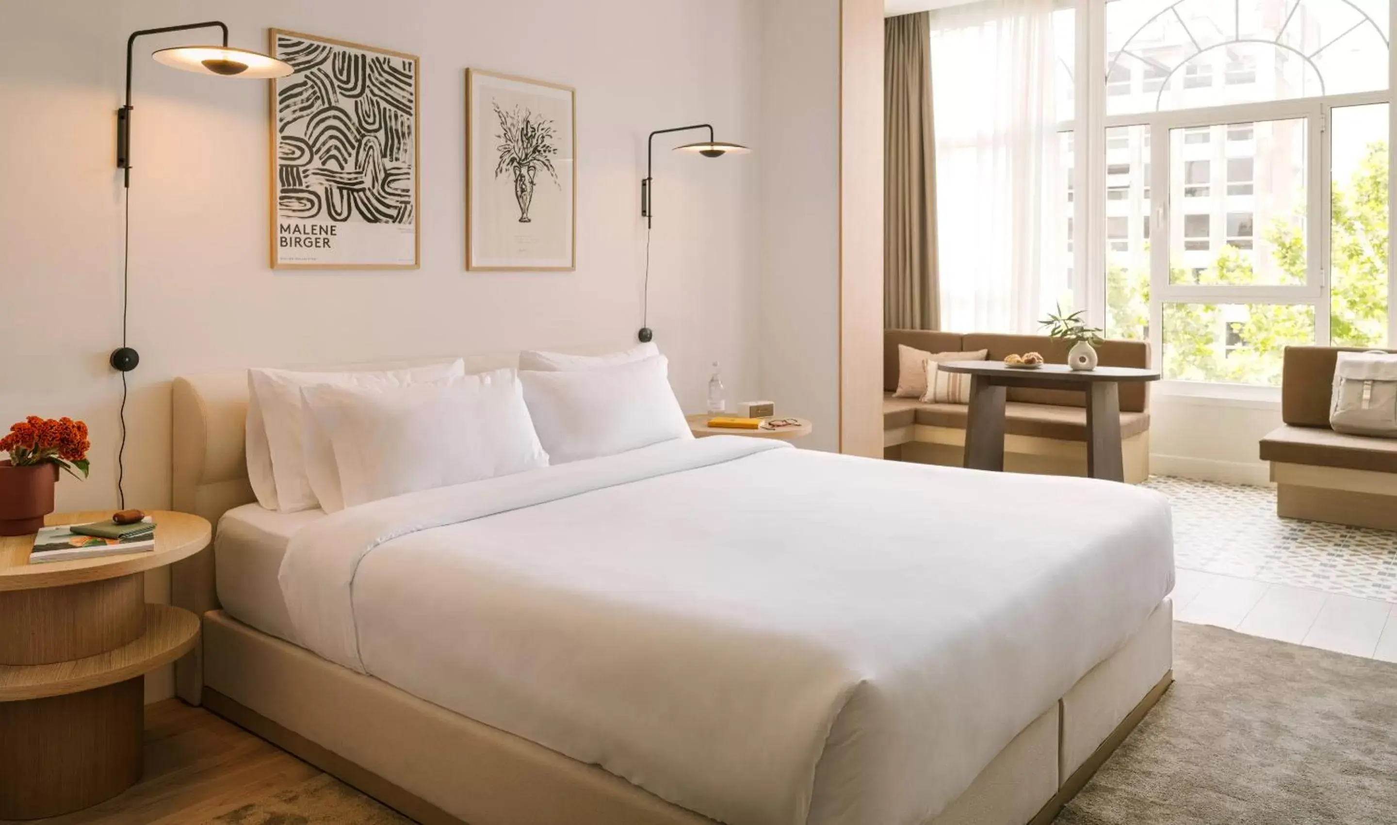 Superior King Suite in Paseo de Gracia Hotel, Sonder by Marriott Bonvoy Superior King Suite in Paseo de Gracia Hotel, Sonder by Marriott Bonvoy