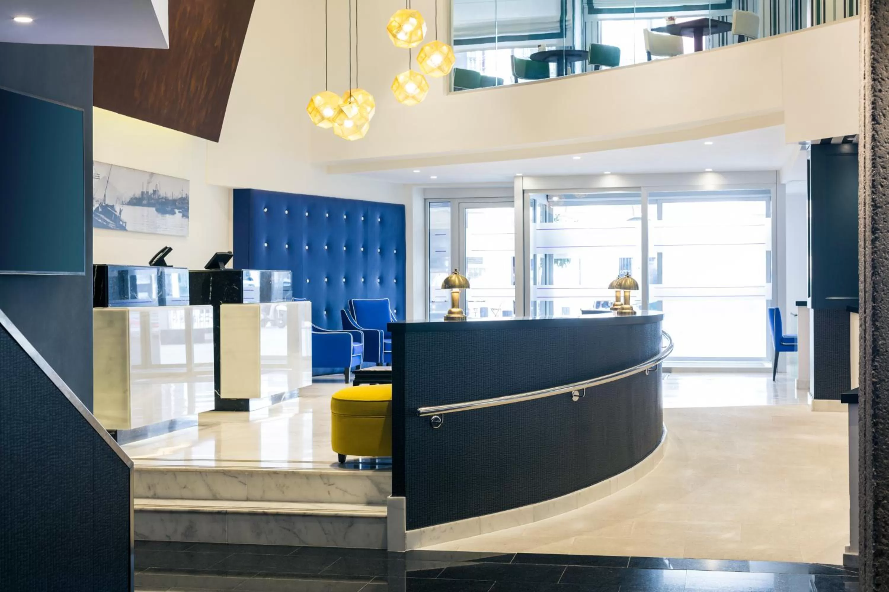 Lobby or reception in Hotel Mercure Jardines de Albia