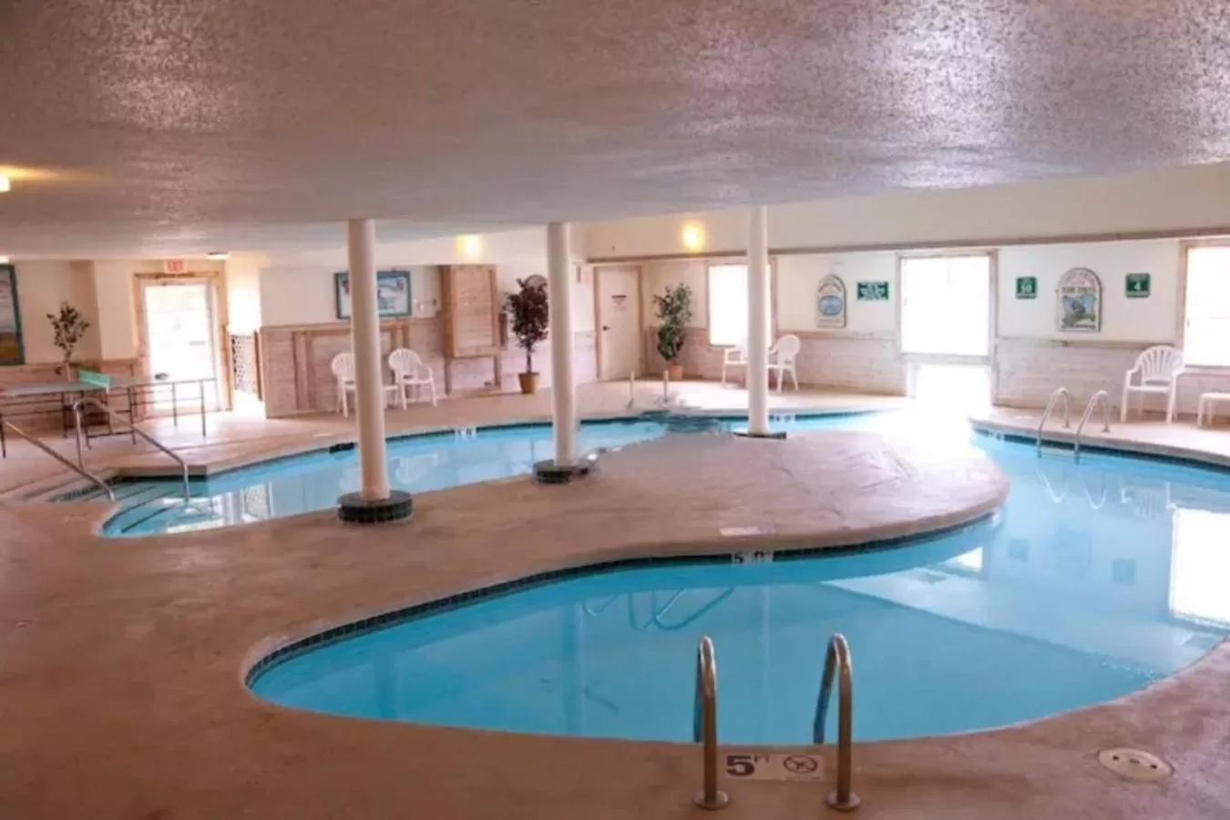 Swimming pool in Baymont by Wyndham Mequon Milwaukee Area