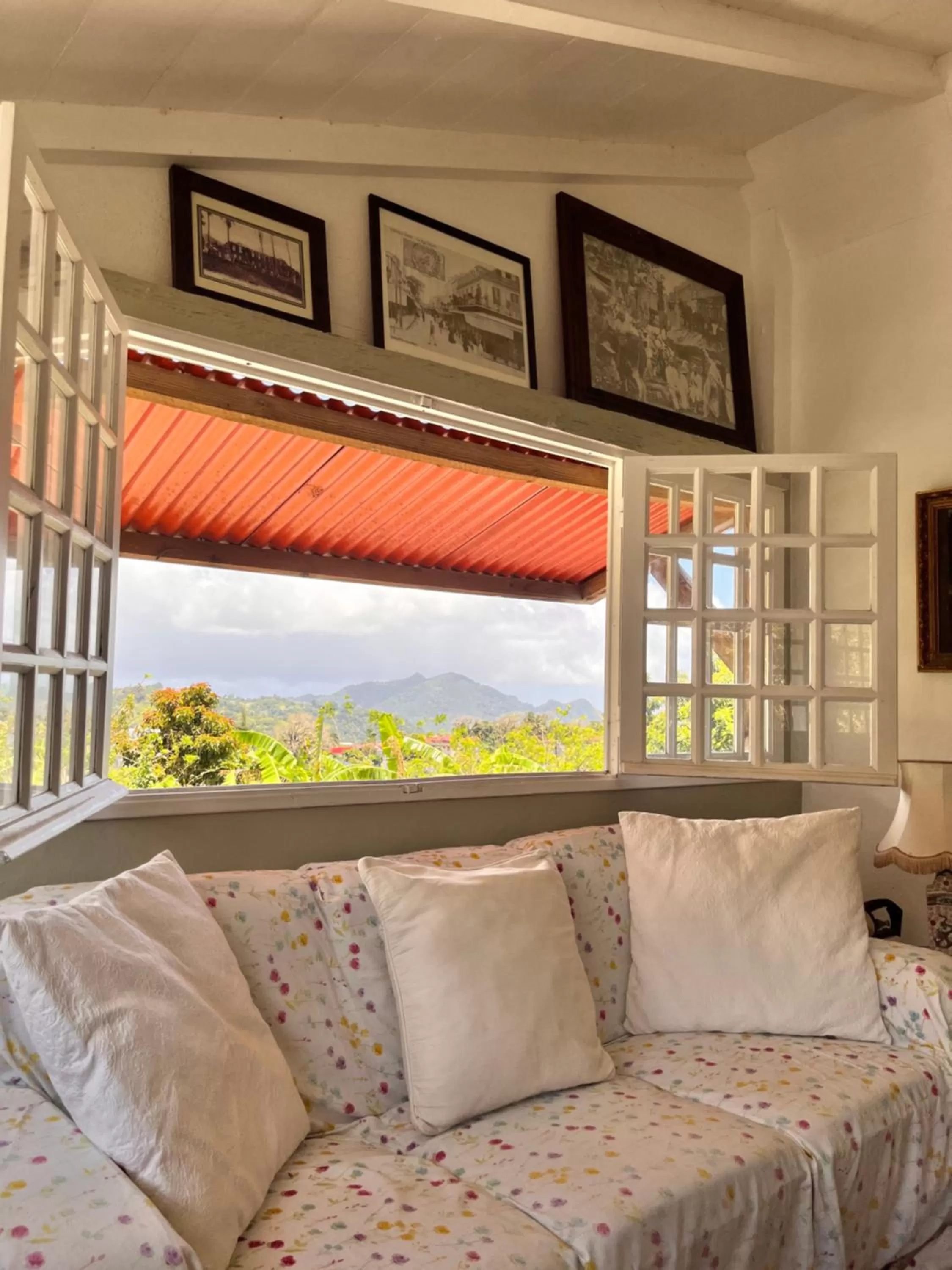 Seating Area in Habitation La Reine du Camp Chambres d'Hôtes