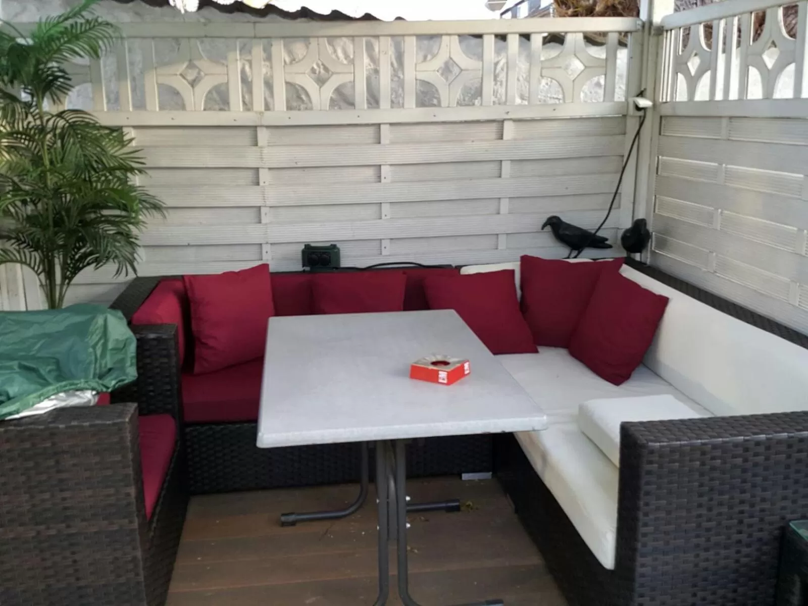 Garden view in Am Hallenbad Hotel garni