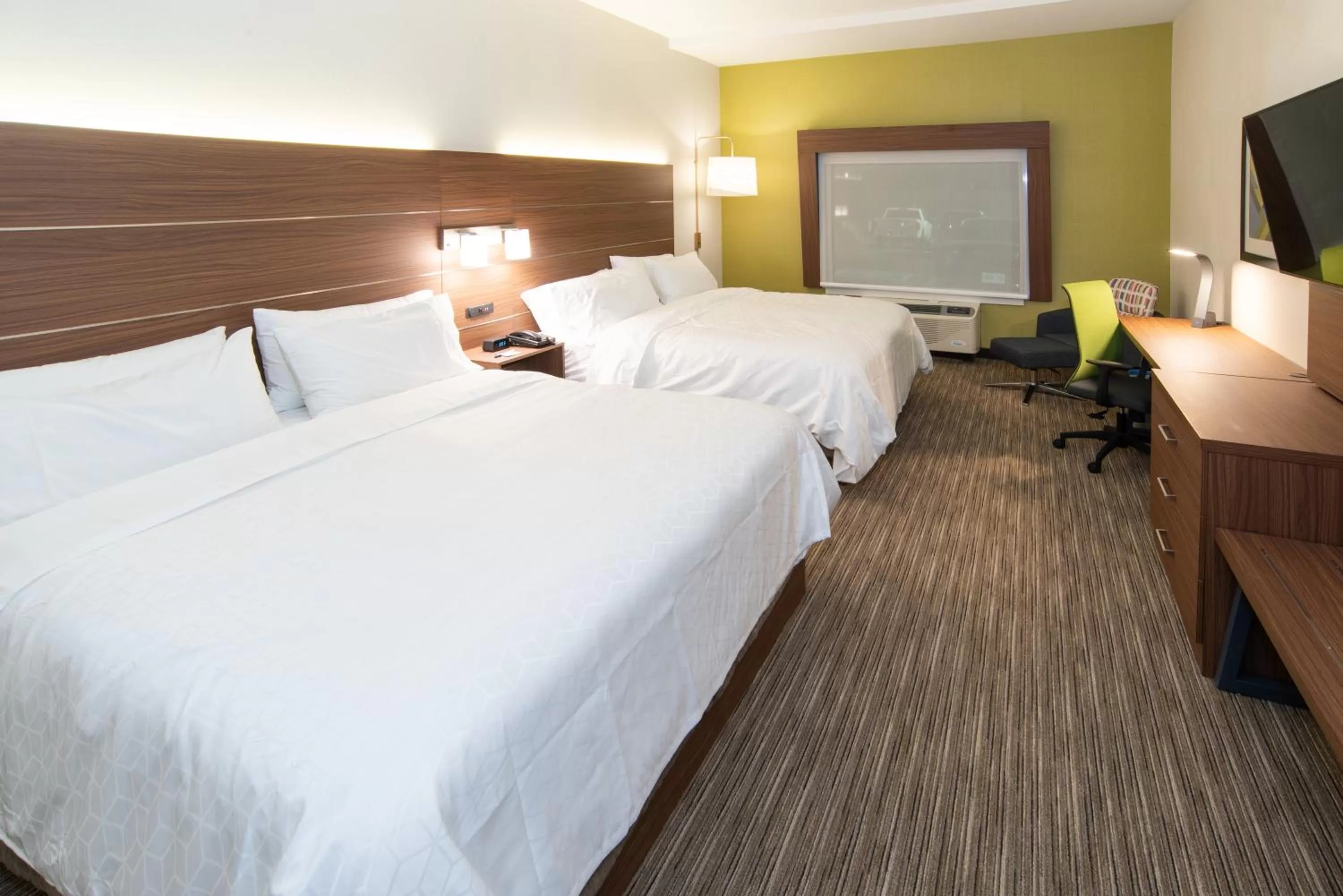 Photo of the whole room, Bed in Holiday Inn Express & Suites - North Battleford by IHG