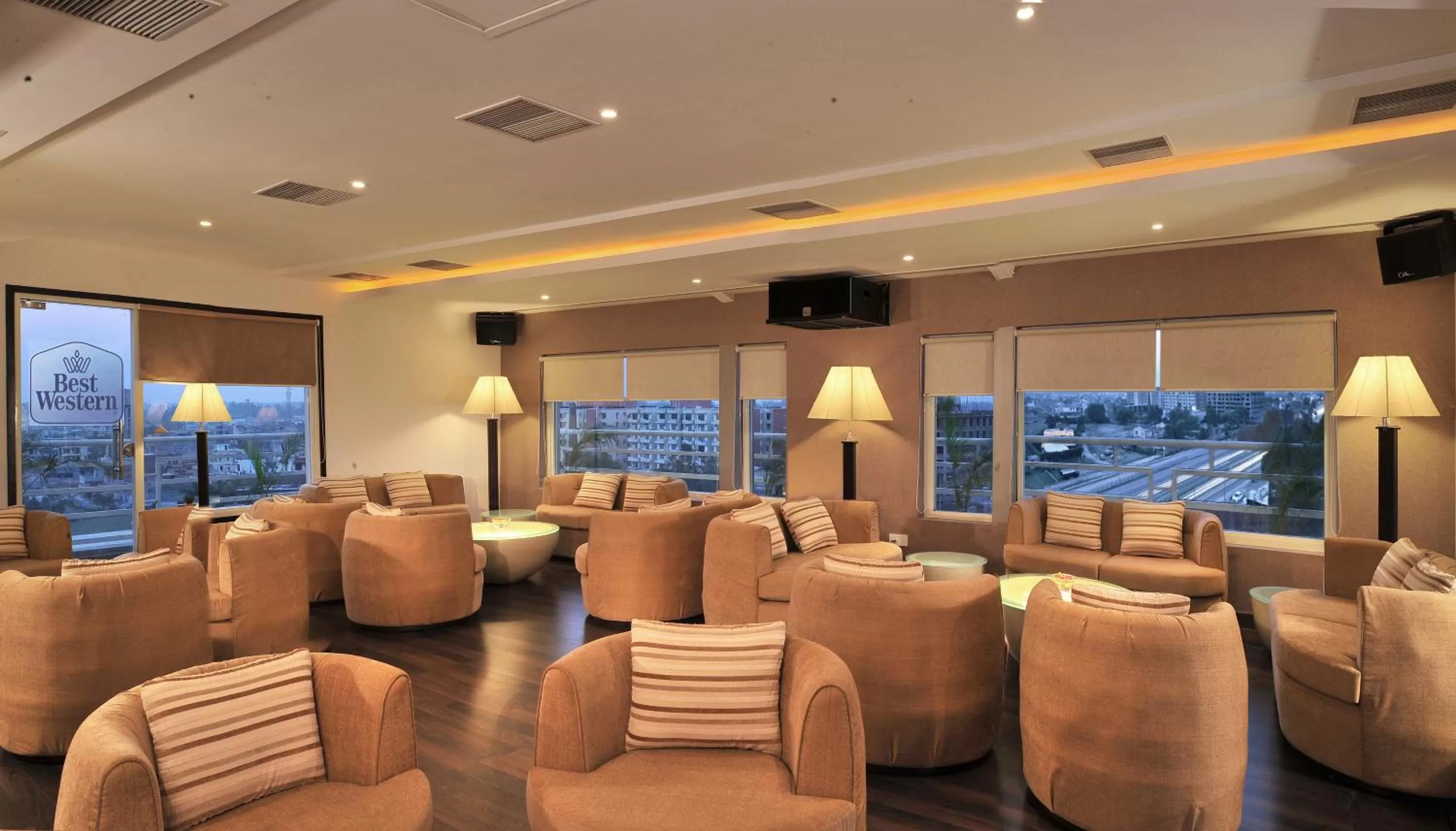 Lounge or bar in Best Western Maryland