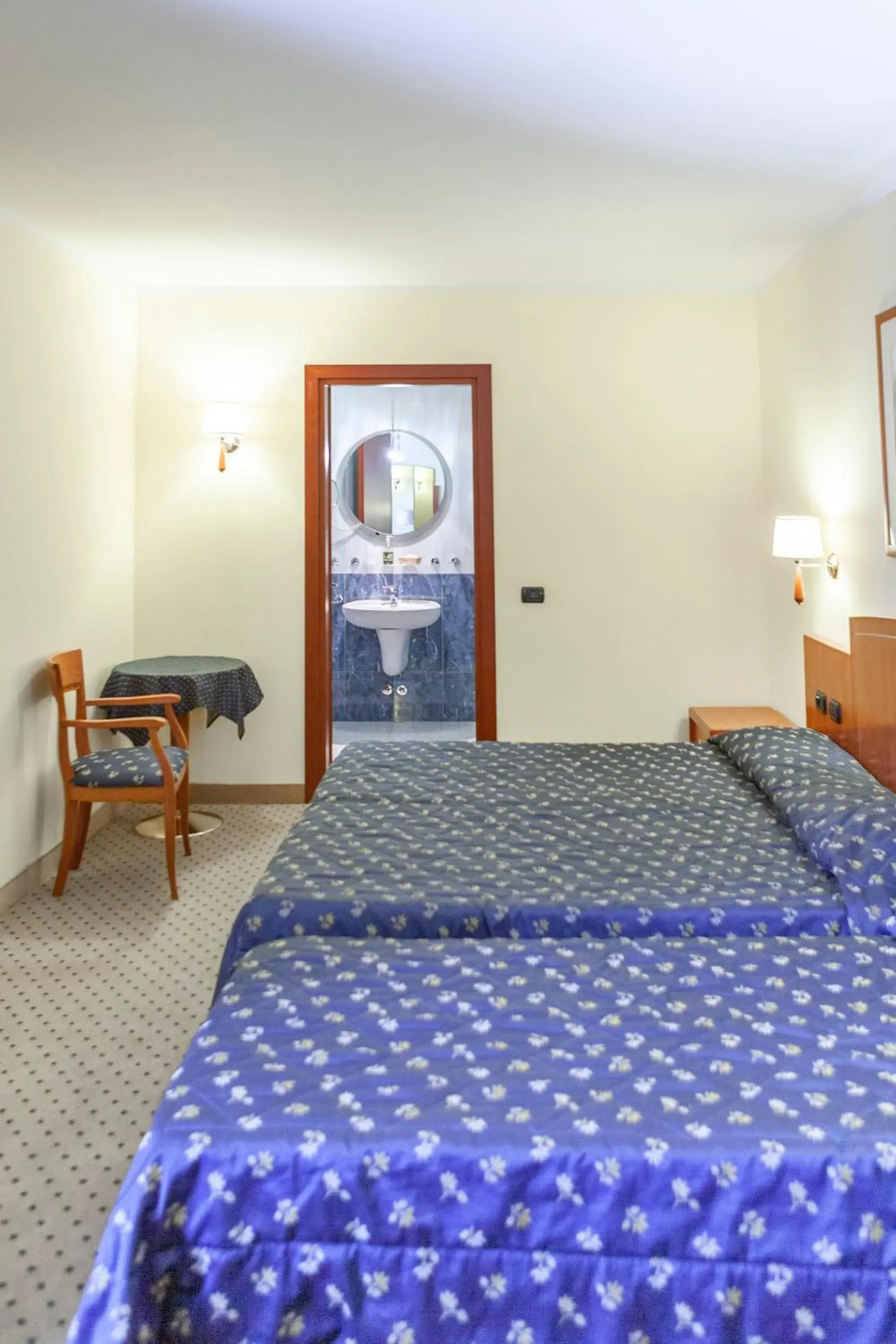 Triple Room with Balcony in Hotel Olivo Triple Room with Balcony in Hotel Olivo