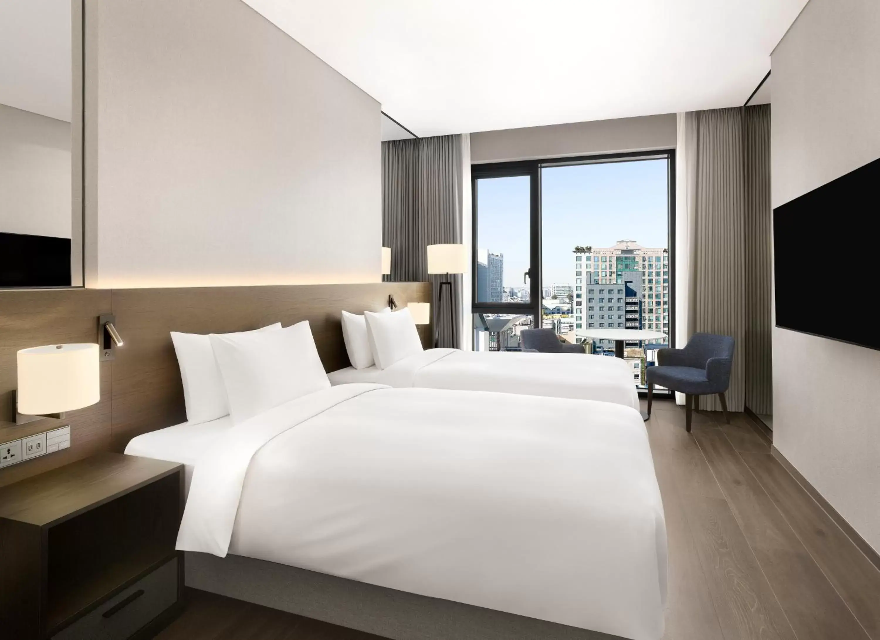 Premier Double Room with City View in Four Points by Sheraton Suwon Premier Double Room with City View in Four Points by Sheraton Suwon