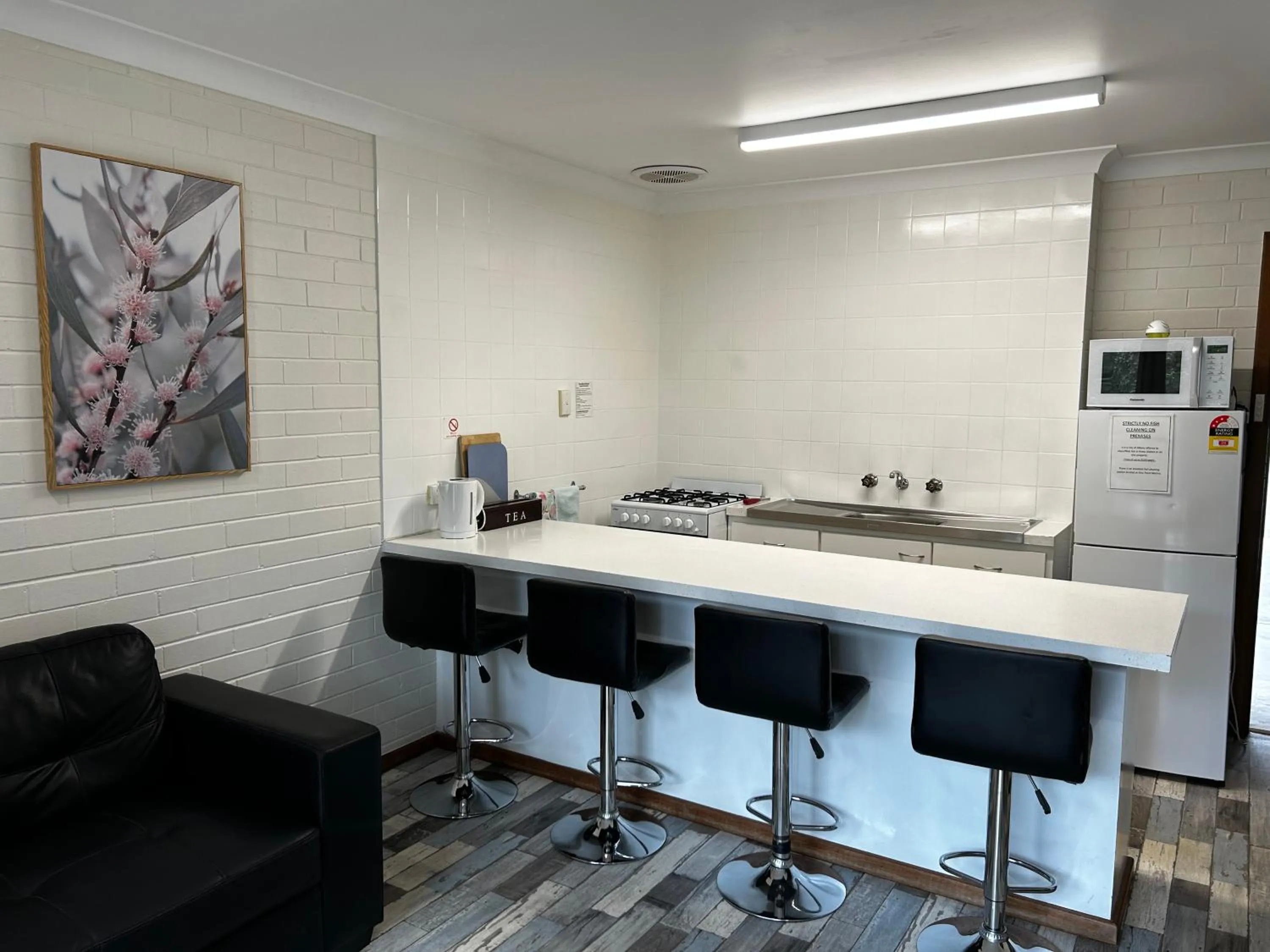 Kitchen or kitchenette in Emu Beach Chalets