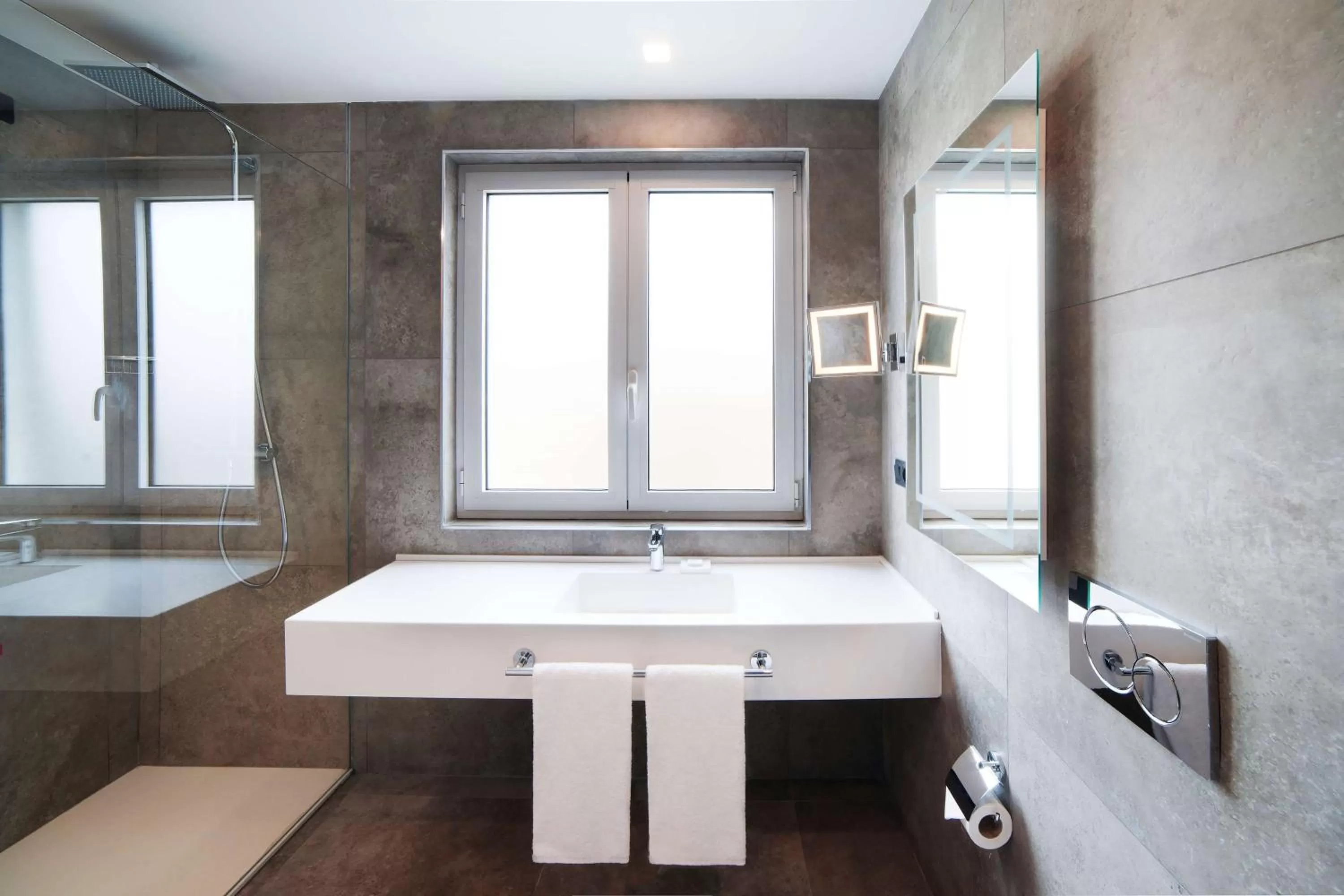 Bathroom in Radisson Blu GHR Rome