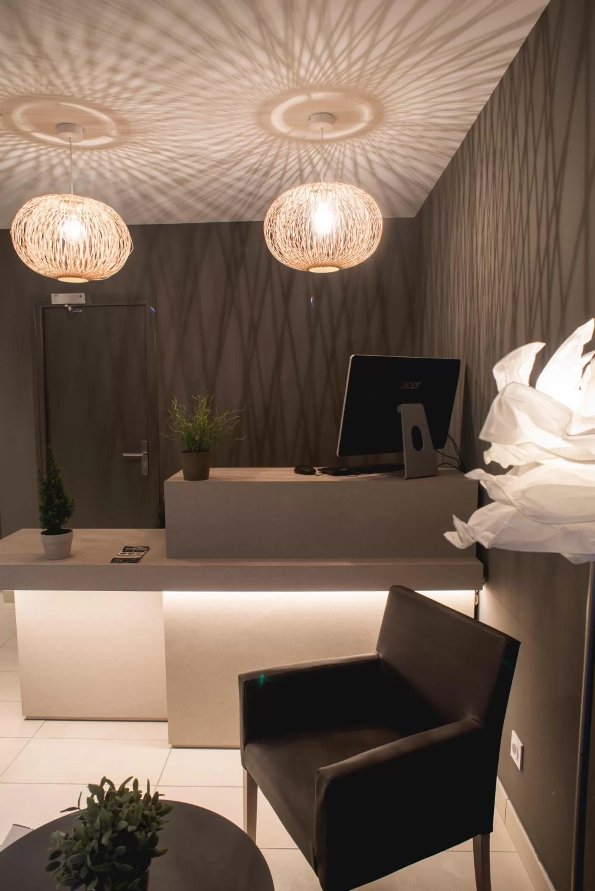 Property building, Seating Area in Hôtel Saint Roch Montpellier Centre