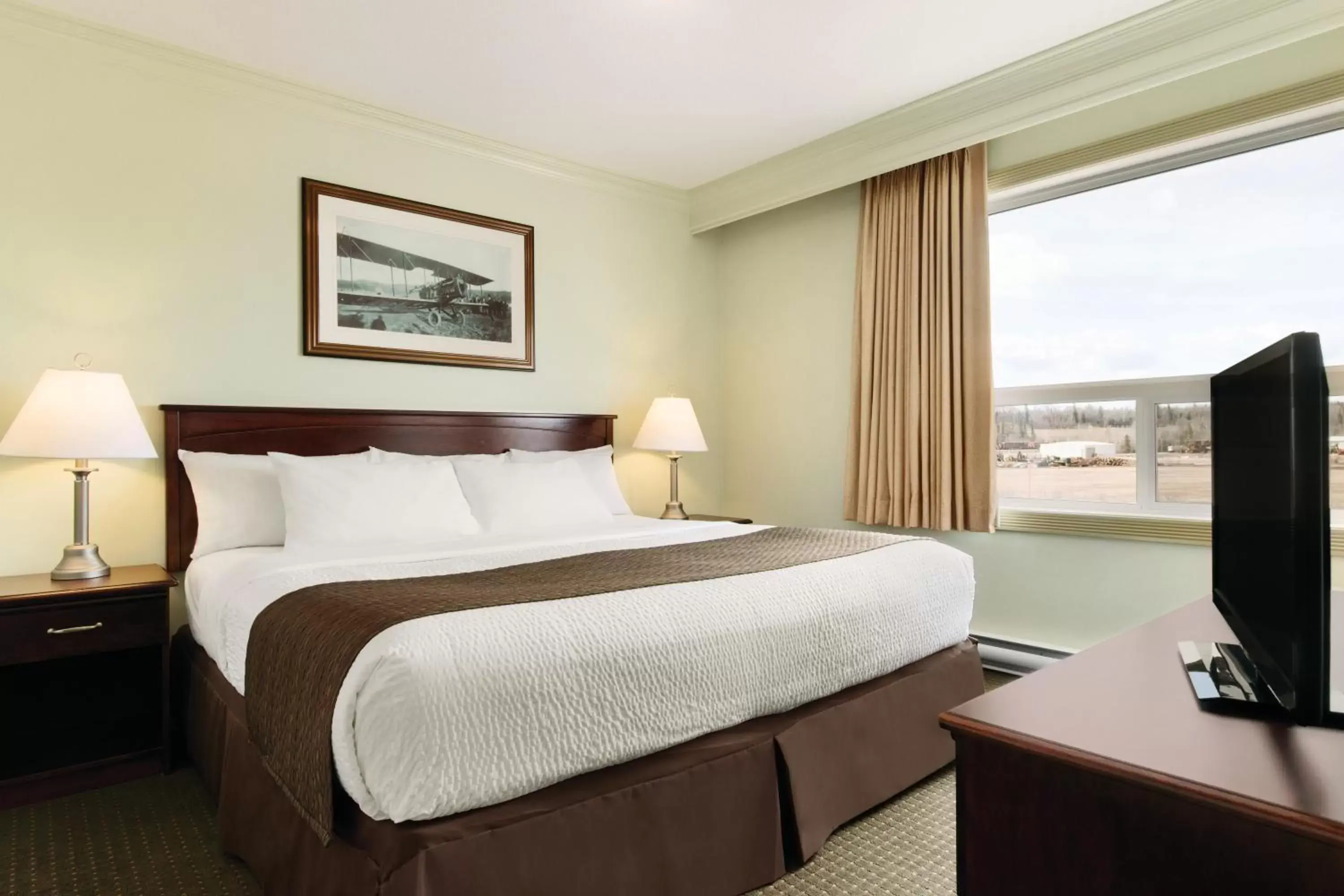 King Suite with Sofa Bed - Non Smoking in Quality Inn & Suites King Suite with Sofa Bed - Non Smoking in Quality Inn & Suites