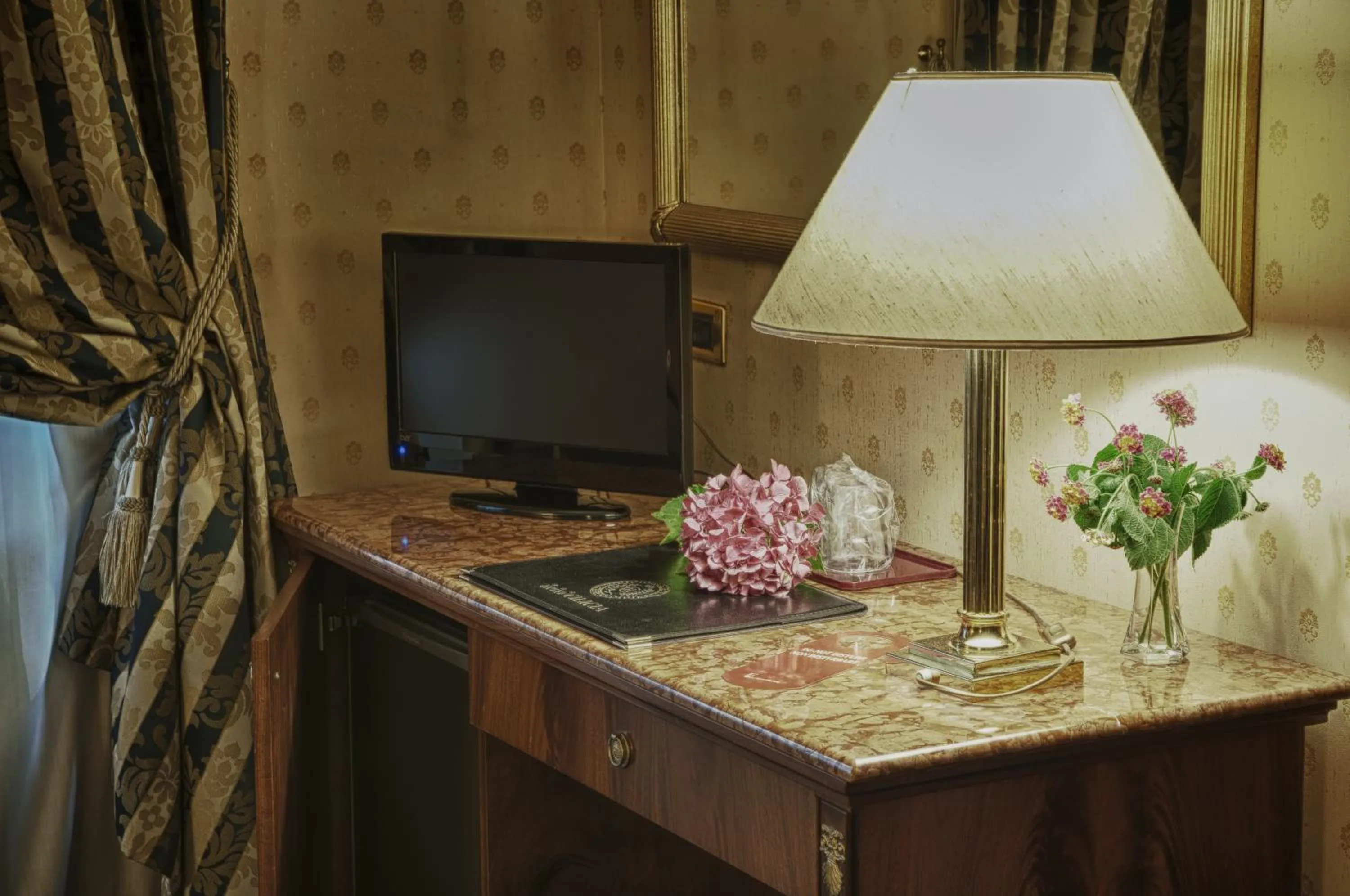 TV and multimedia in Hotel Cilicia